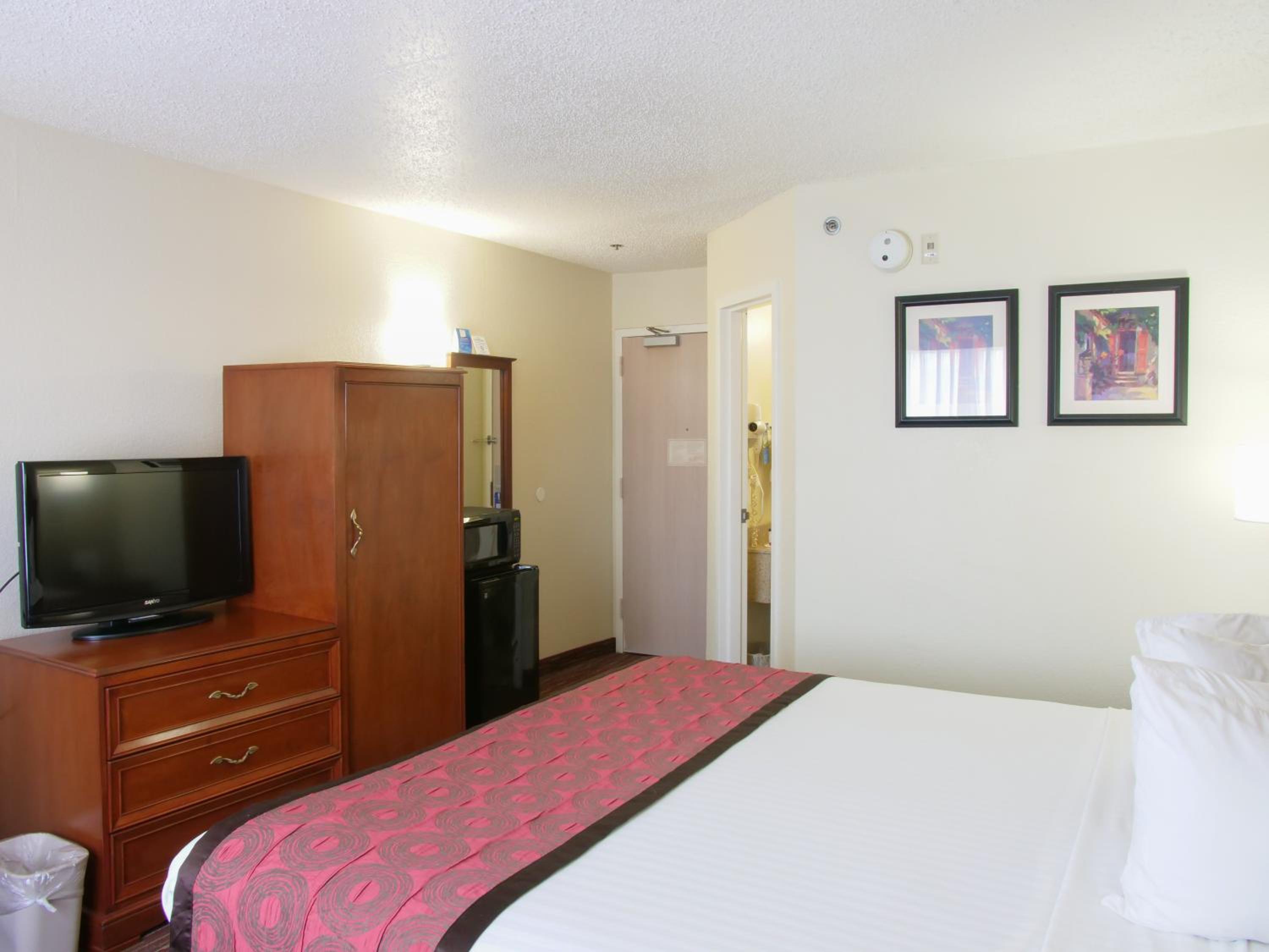 King Room - Mobility Accessible/Non-Smoking - Photo 3
