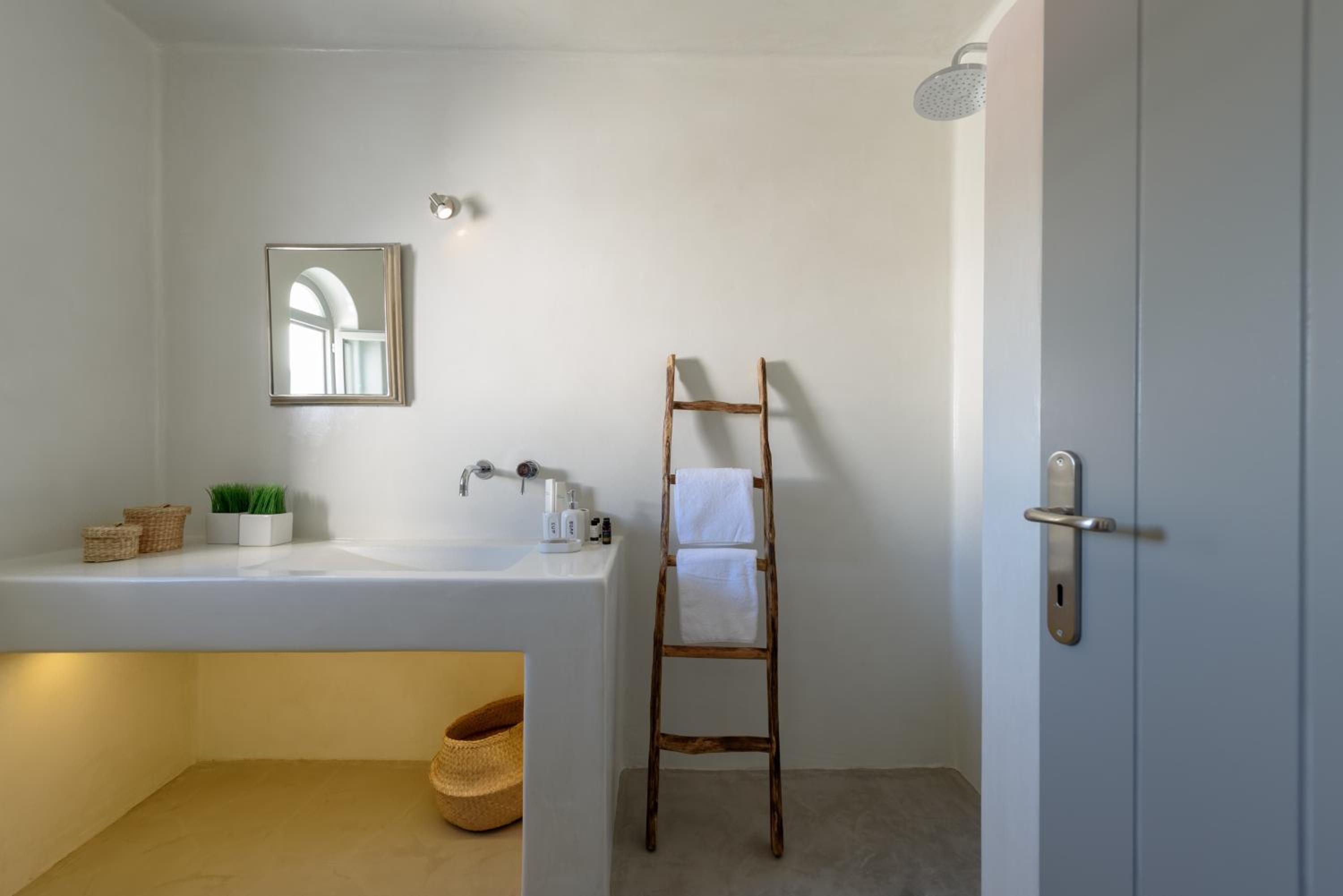 Villa with Private Pool - Salty photo 2