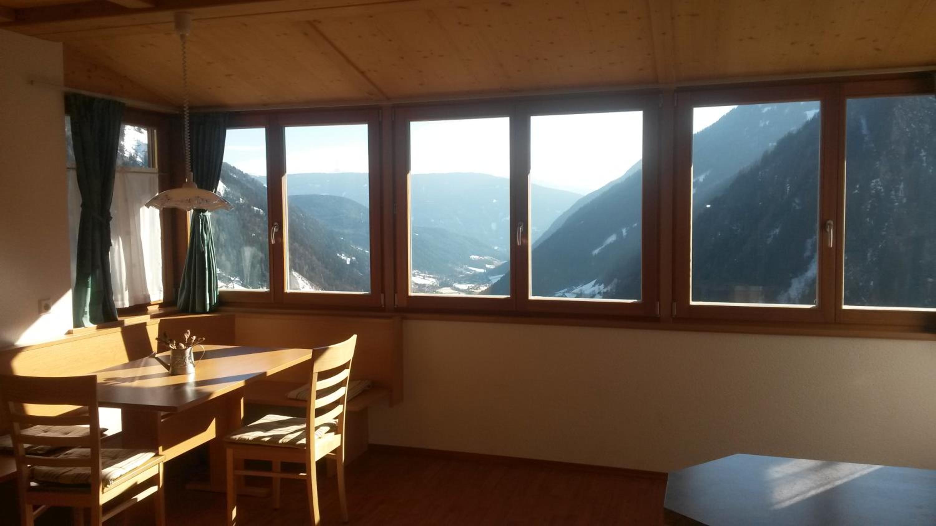 Apartment with Balcony - Photo 18