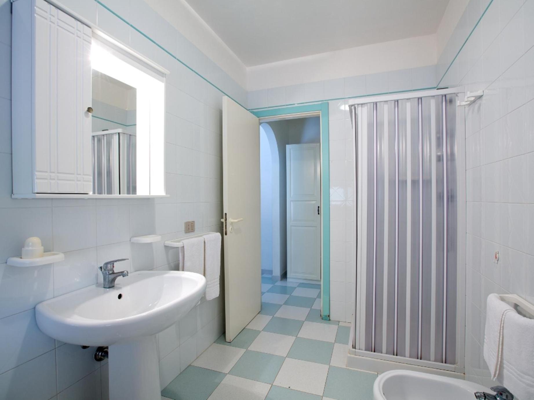 One-Bedroom Apartment (4 Adults)