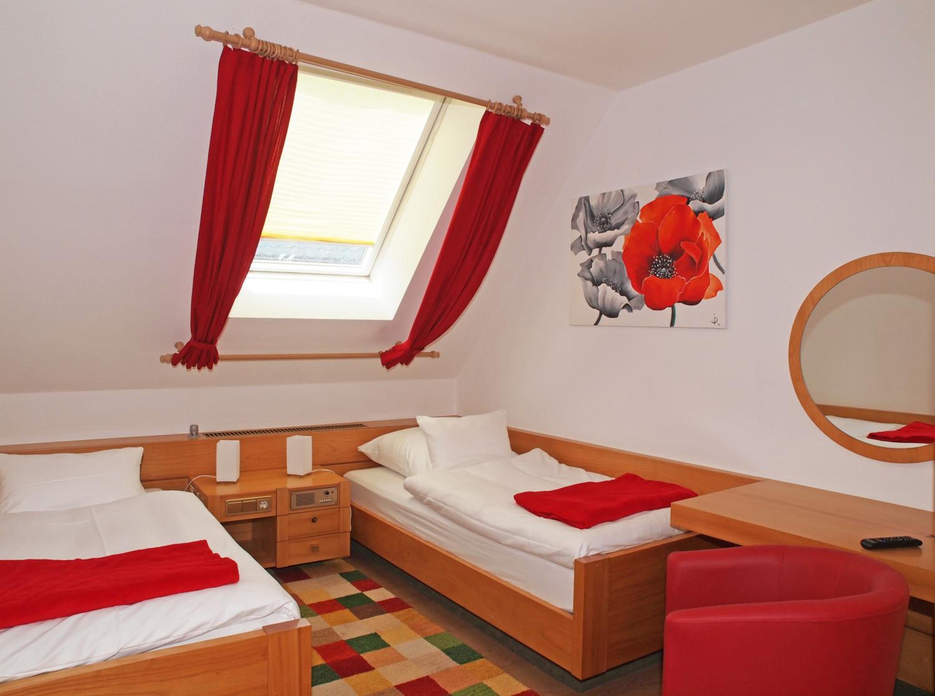Comfort Twin Room - Photo 1