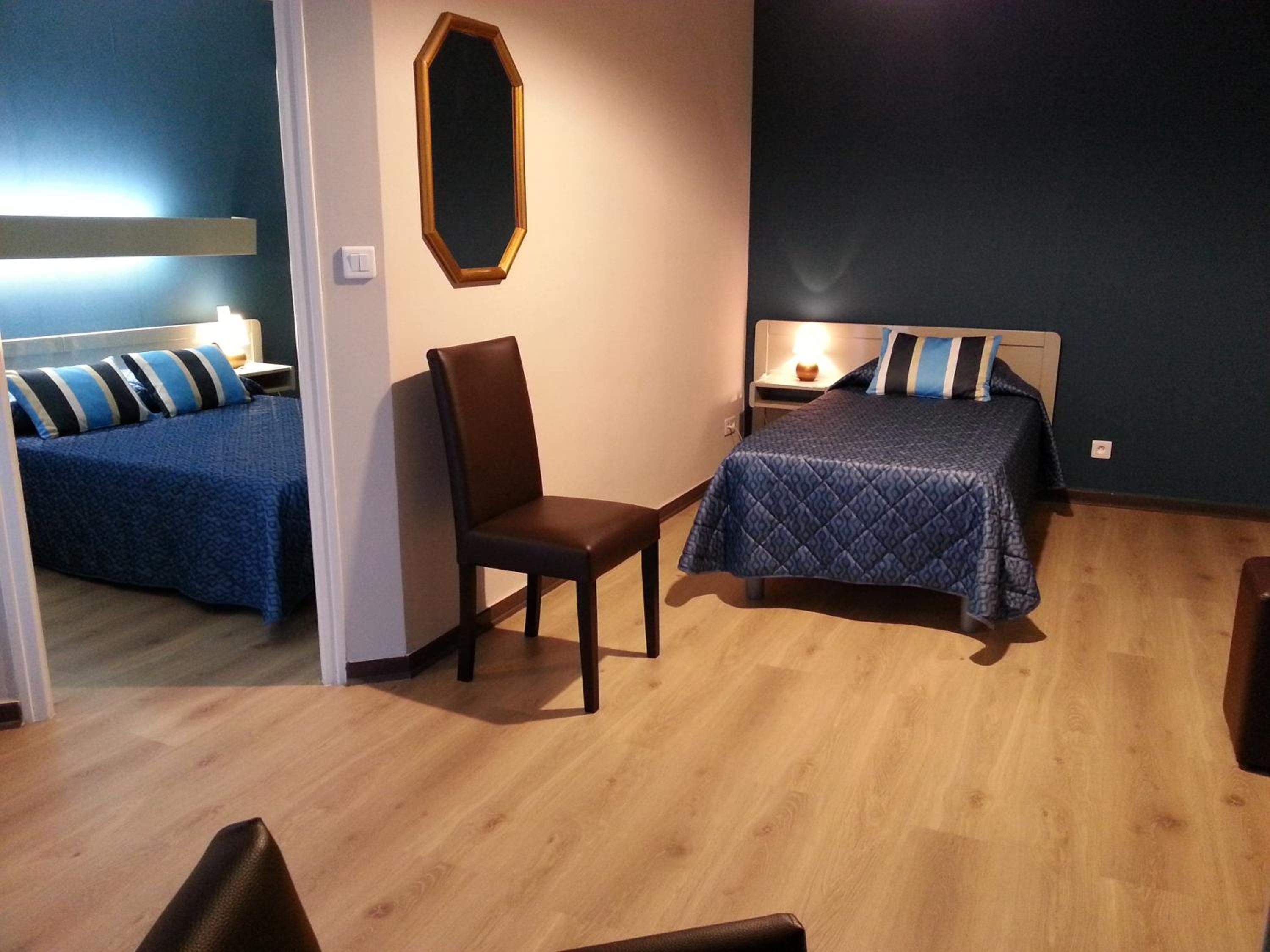 Quadruple Room with Sea View - Photo 2