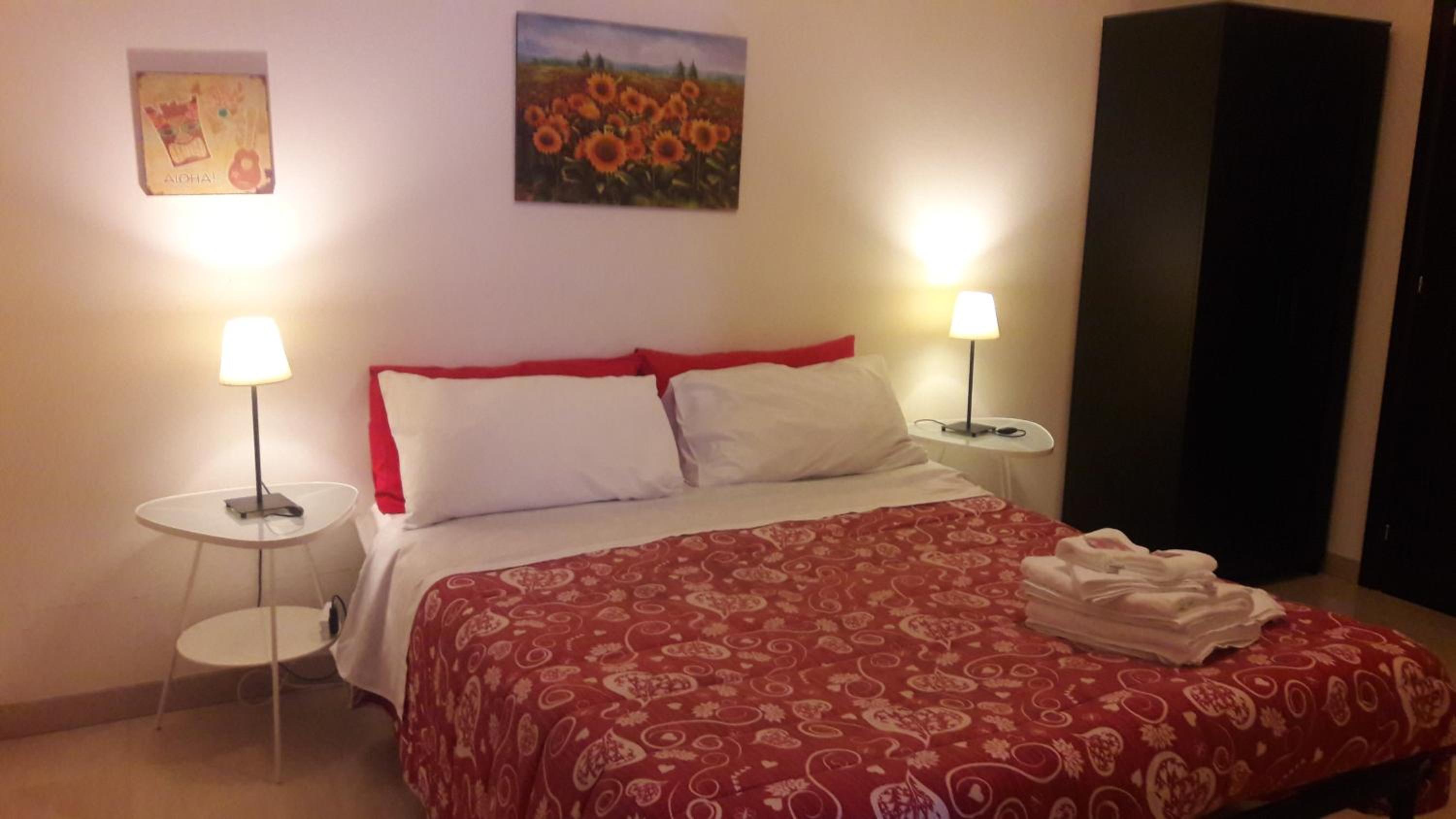 Double or Twin Room with Private Bathroom - Photo 1