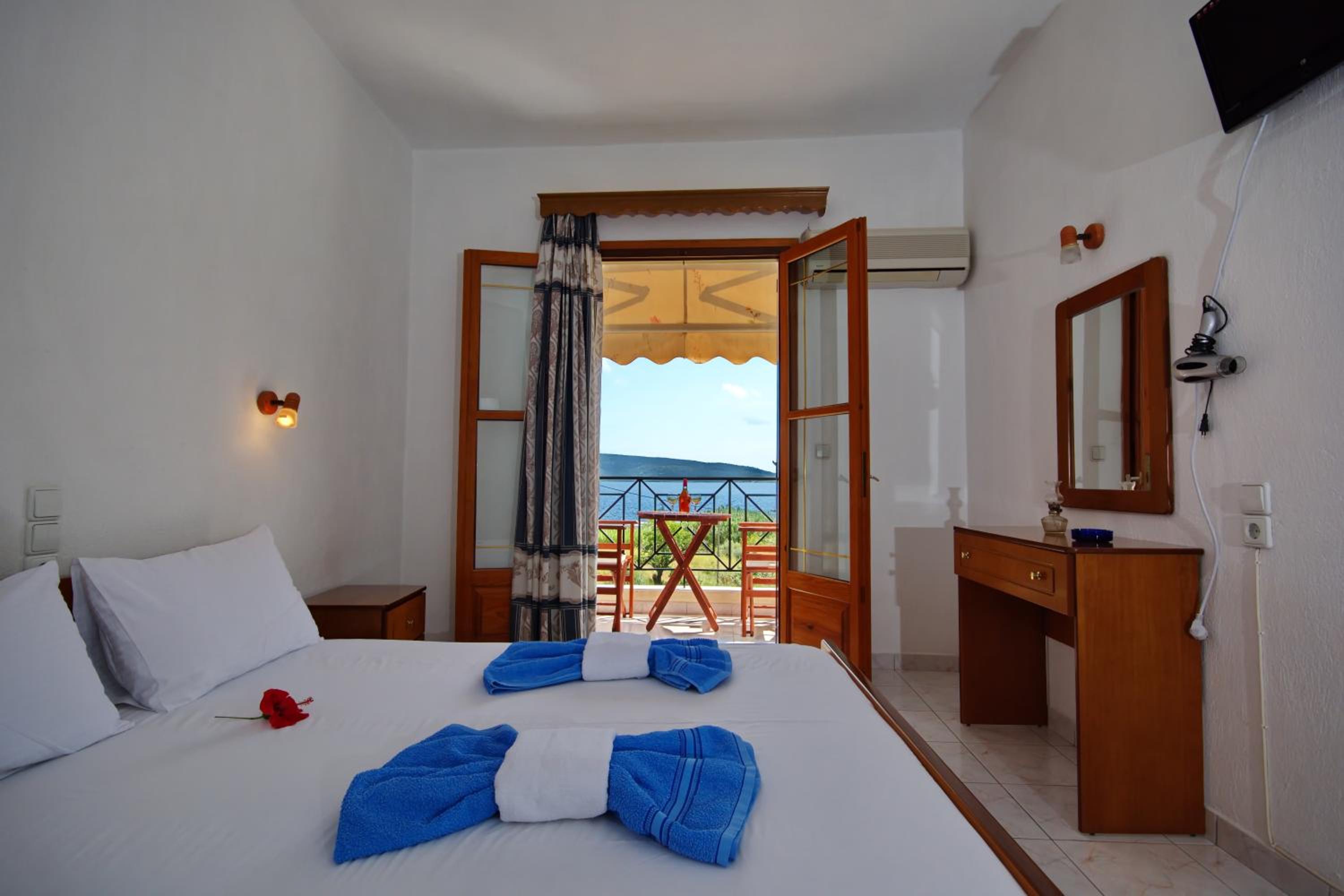 Double Room with Balcony and Sea View photo 1