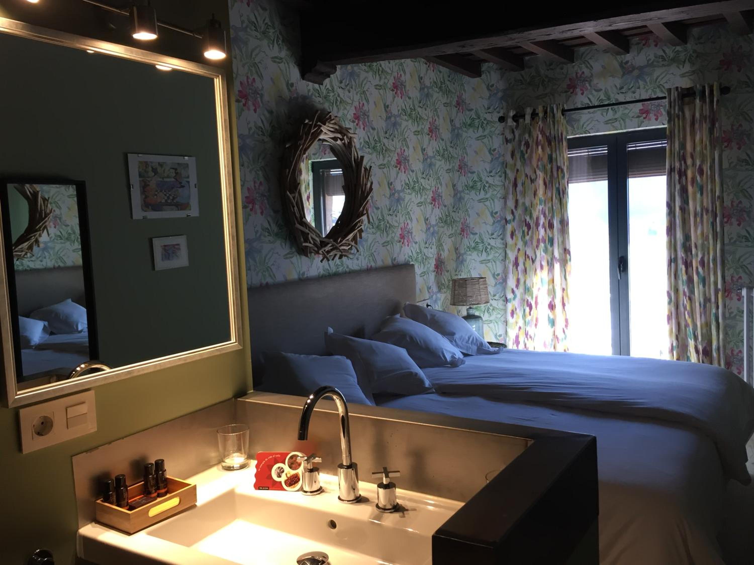 Deluxe Double Room with Terrace photo 2