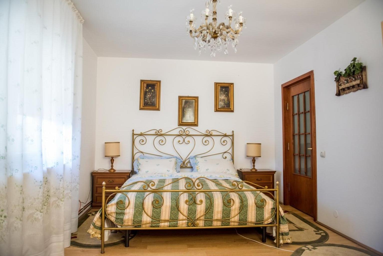Standard Double Room with Shared Bathroom photo 1