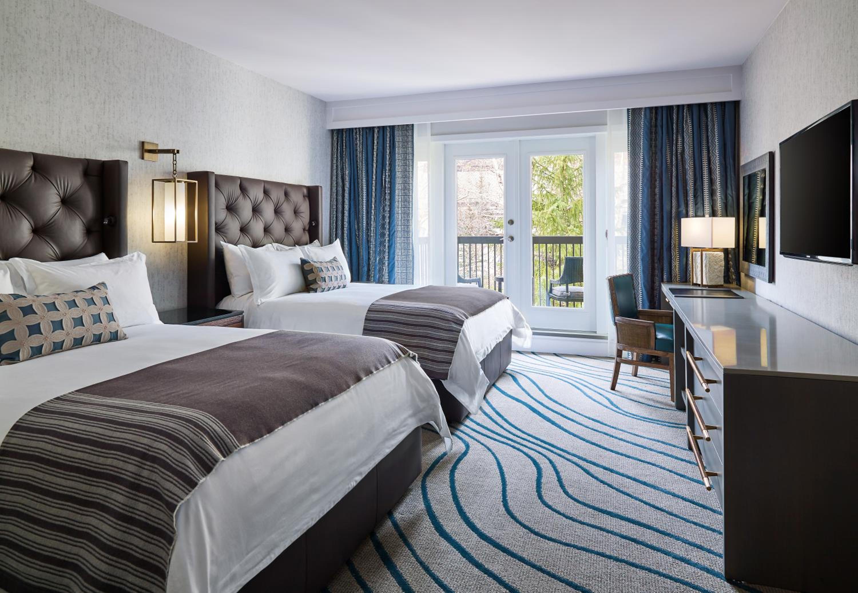 Premium Queen Room with Two Queen Beds and Mountain View