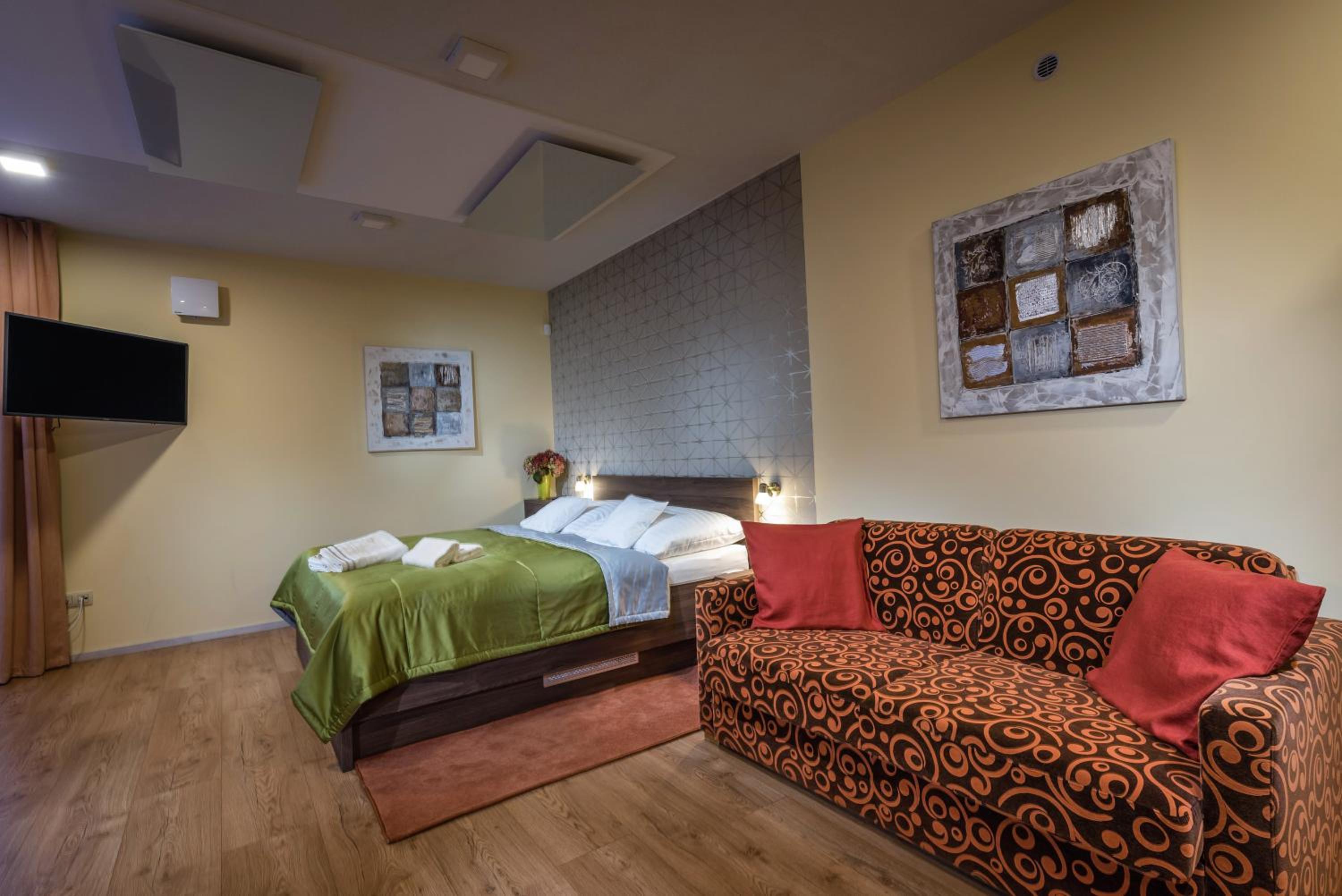 Studio Apartment - Photo 7