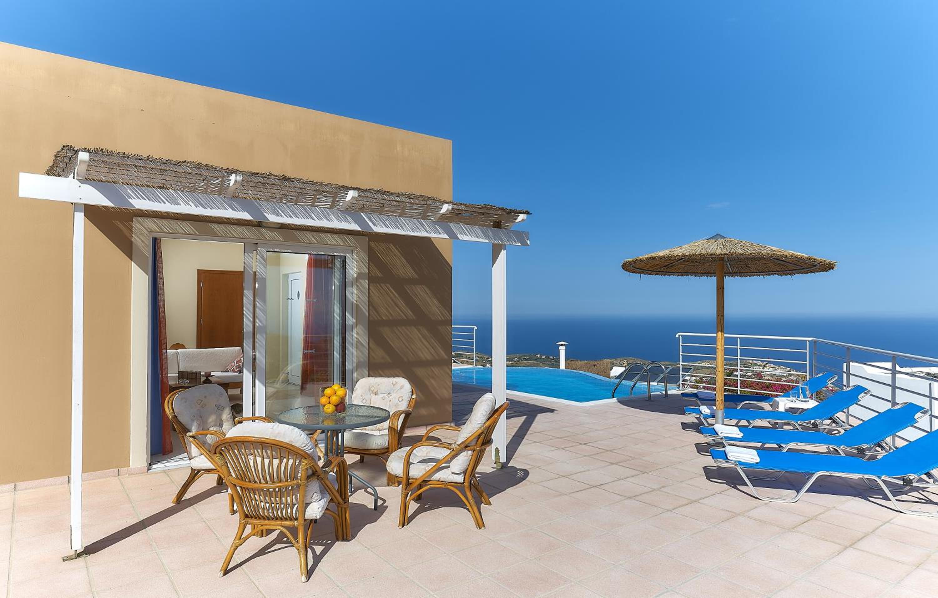 Apartment with Private Pool  - Photo 22