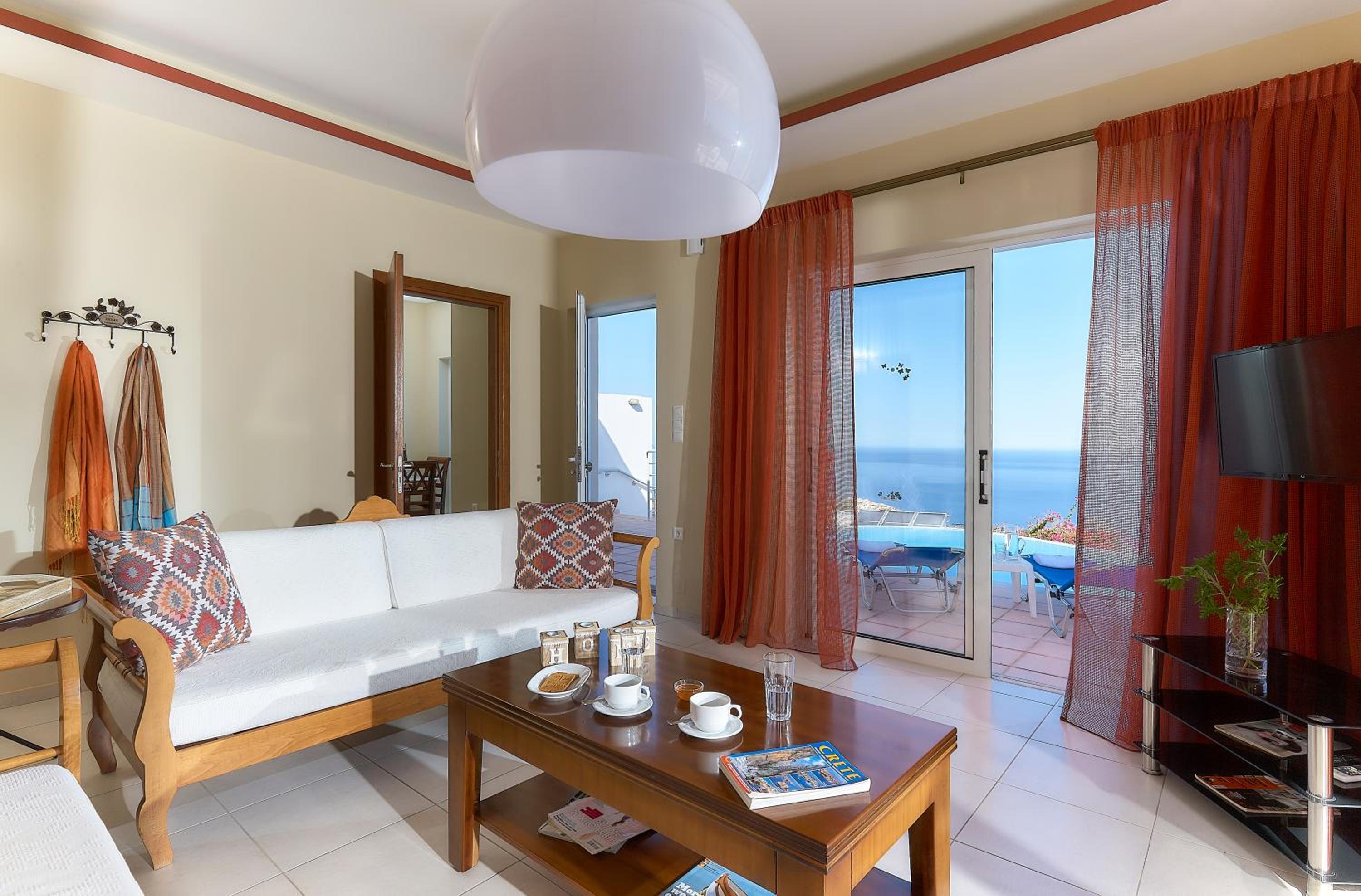 Apartment with Private Pool  - Photo 29