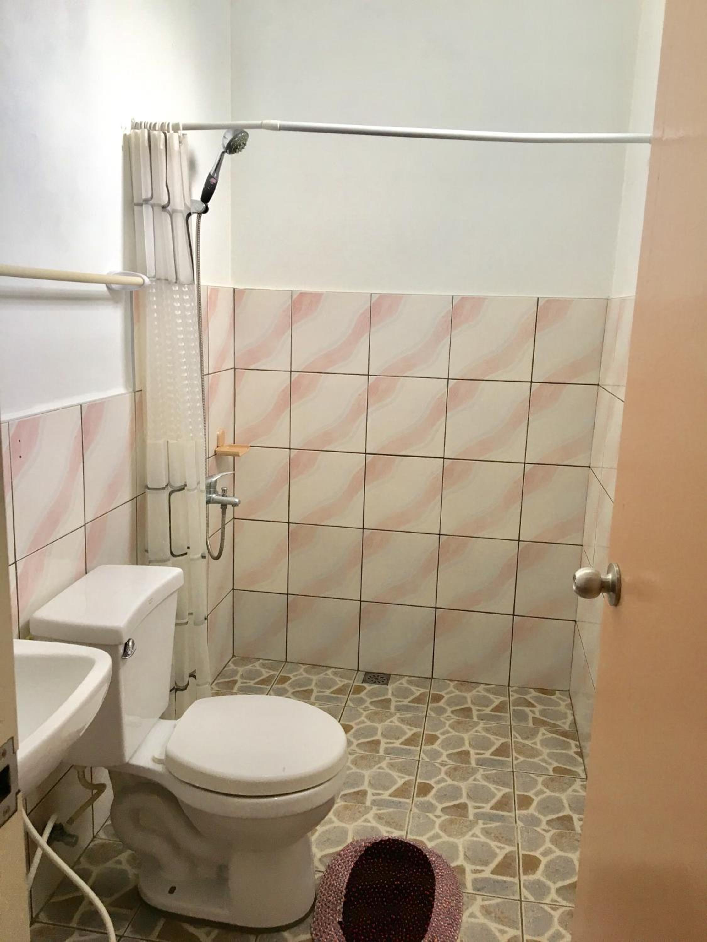 Double Room with Private Bathroom - Photo 7