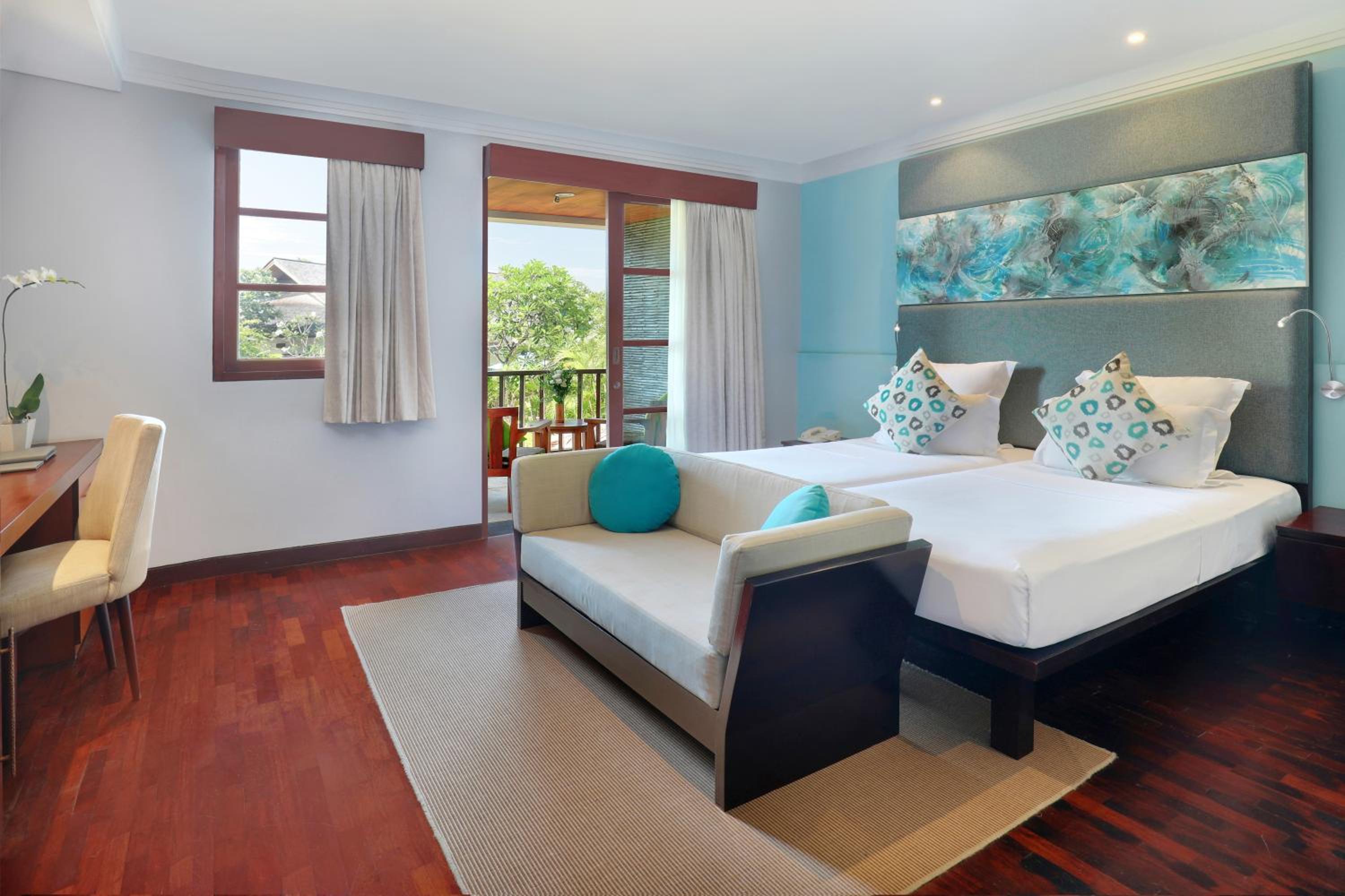 Deluxe Twin Room with Balcony - Photo 4