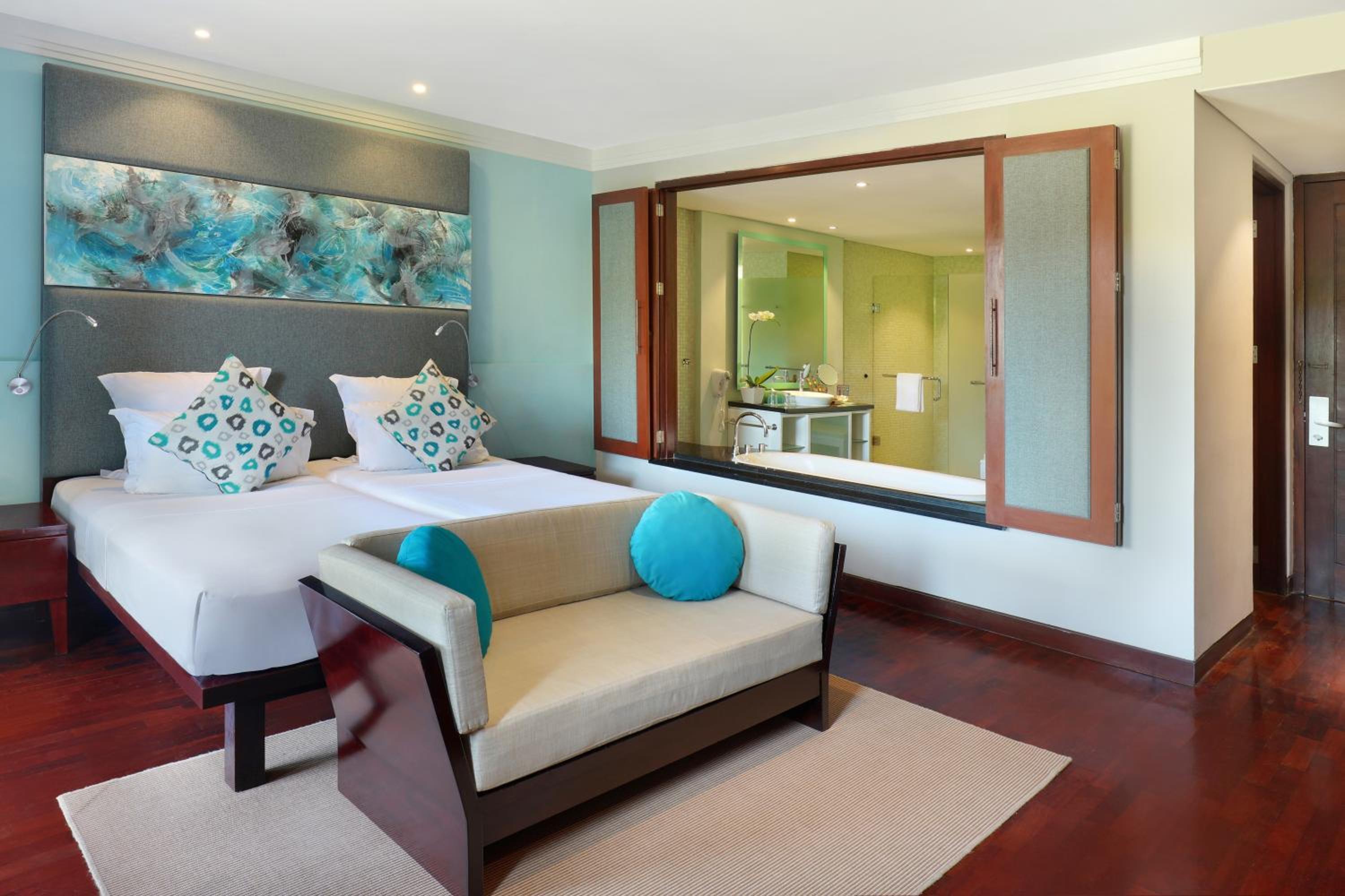 Deluxe Twin Room with Balcony - Photo 1