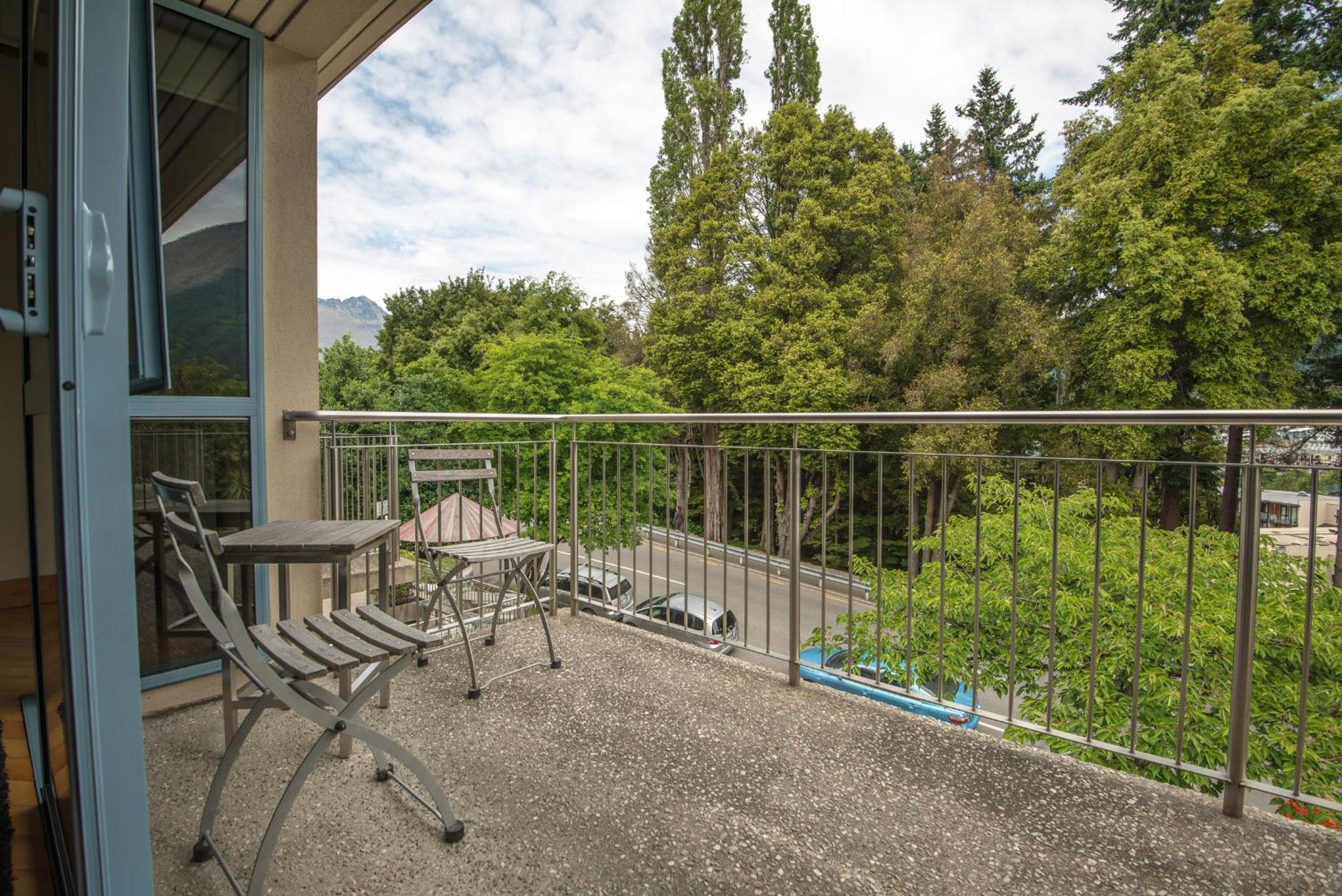 Un-Serviced One-Bedroom Apartment - Photo 5