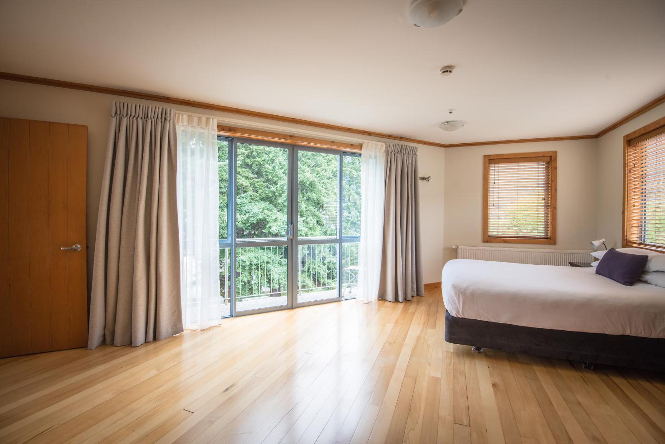 Un-Serviced One-Bedroom Apartment - Photo 3
