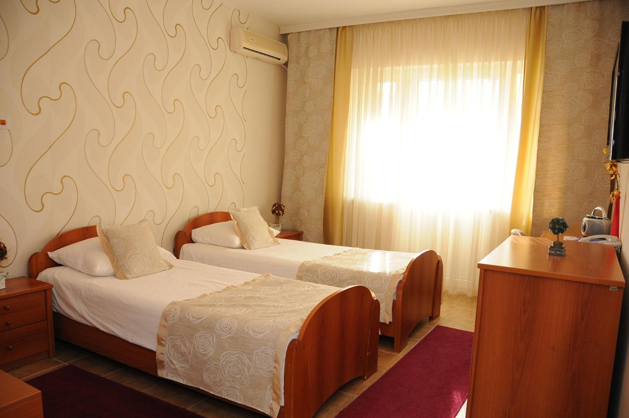 Twin Room with Balcony photo 2