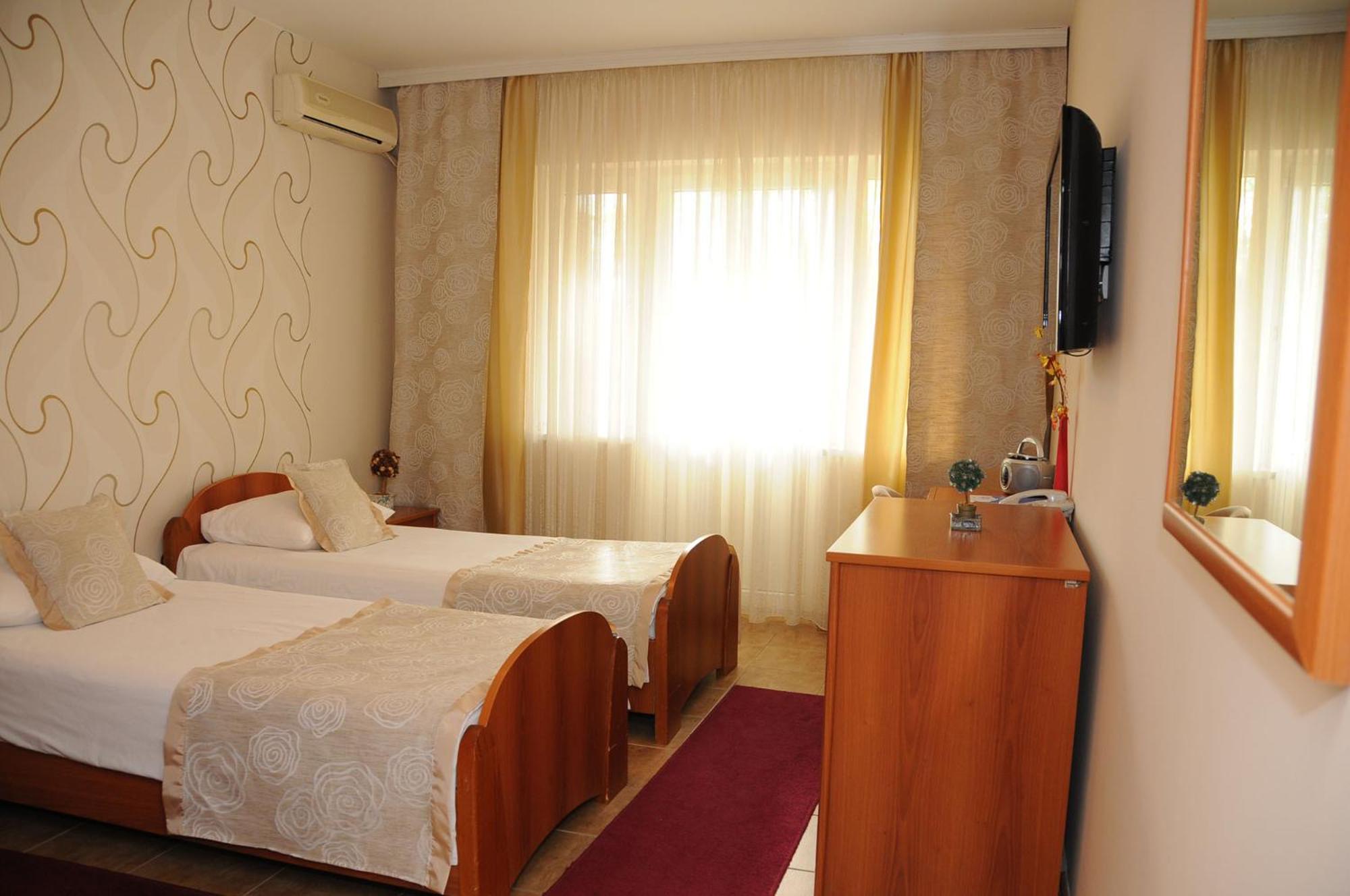 Twin Room with Balcony photo 3