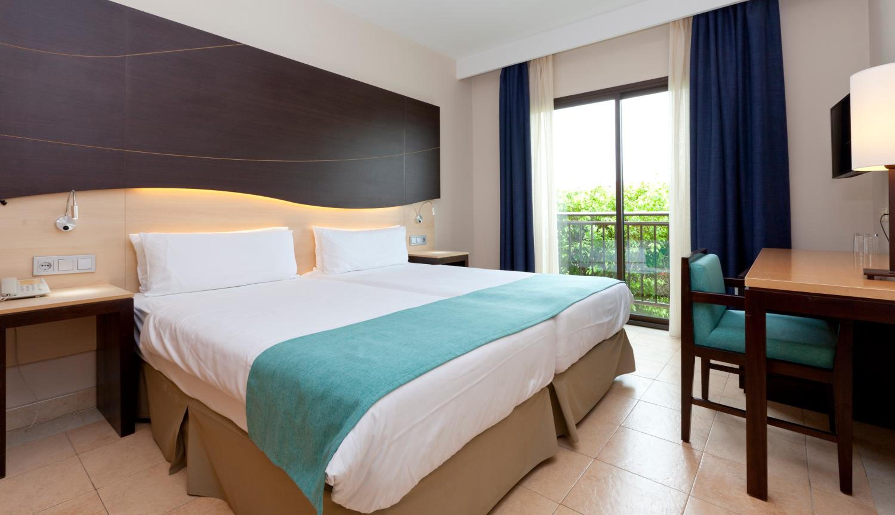 Habitación Básica (2 adultos)