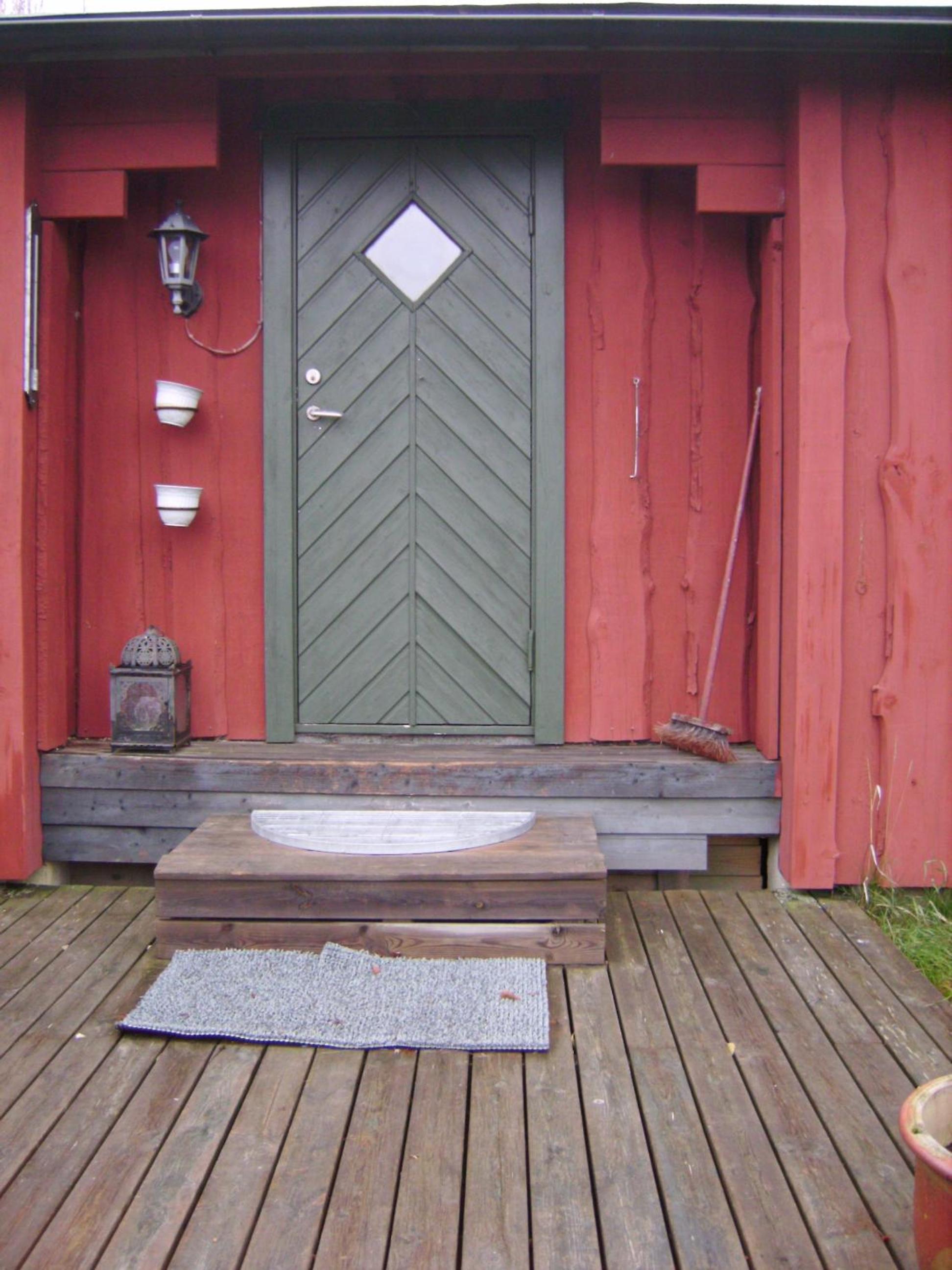 Two-Bedroom Cottage - Photo 4