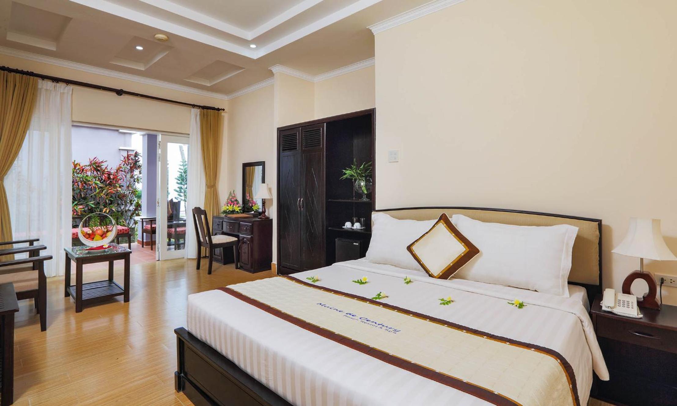 Villa with Sea View - Photo 1