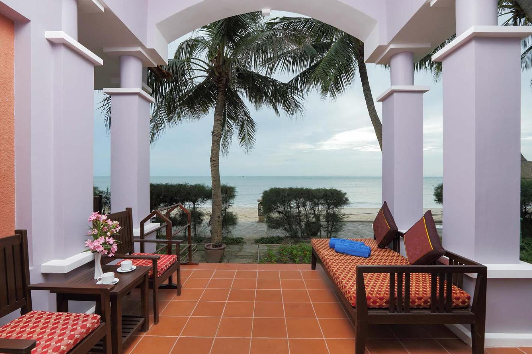 Villa - Beach Front - Photo 4