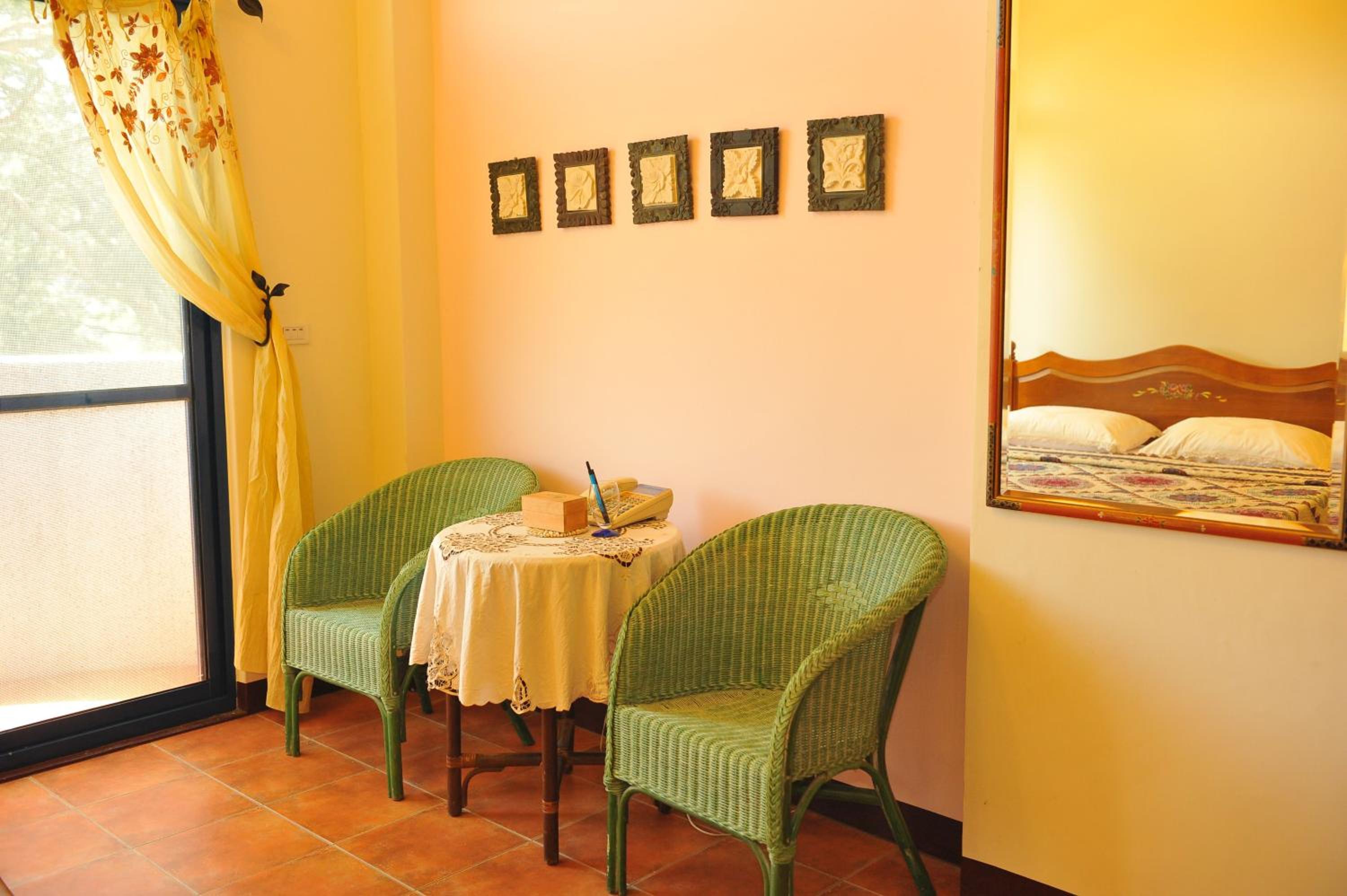 Deluxe Double Room with Balcony photo 3