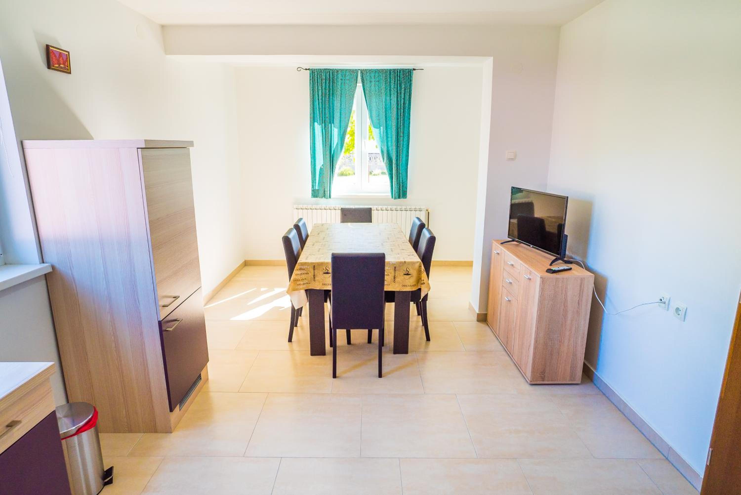 Three-Bedroom Apartment - Photo 15
