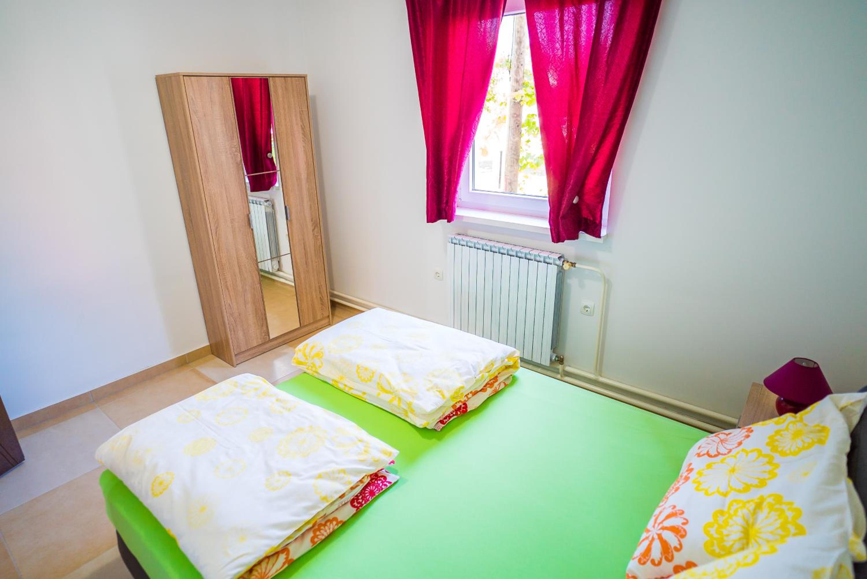 Three-Bedroom Apartment - Photo 6