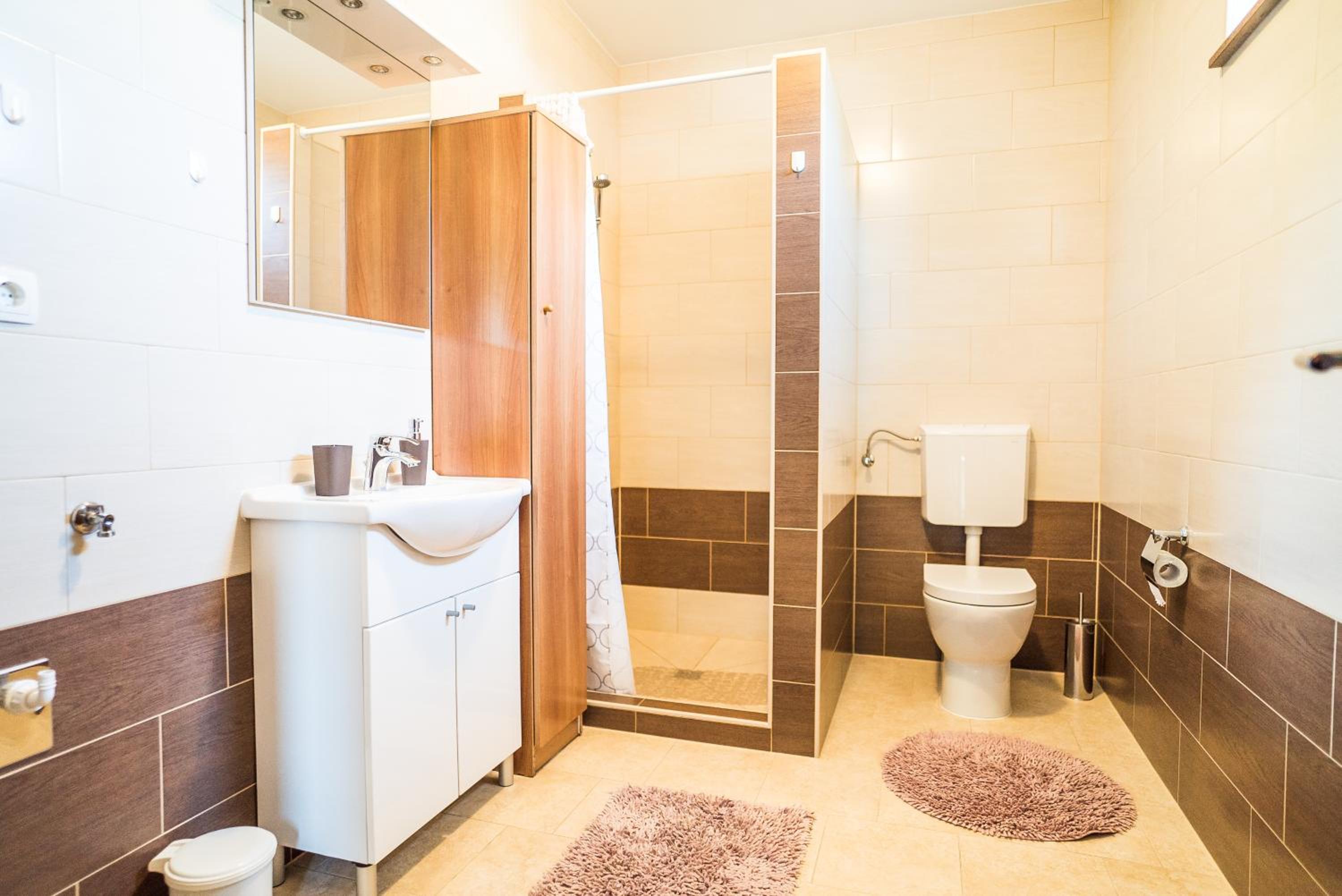 Three-Bedroom Apartment - Photo 4