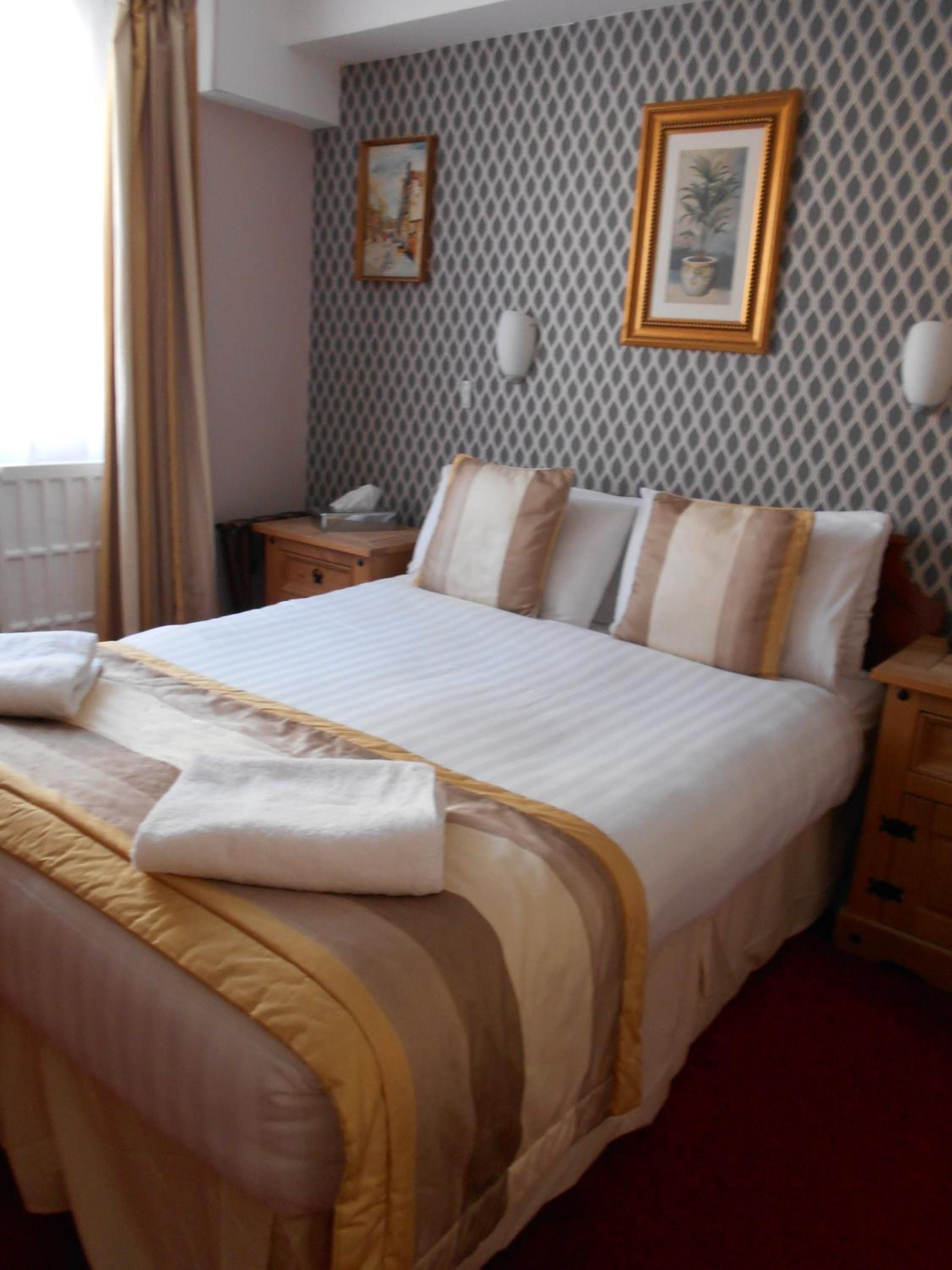 Double Room with Private Bathroom photo 3
