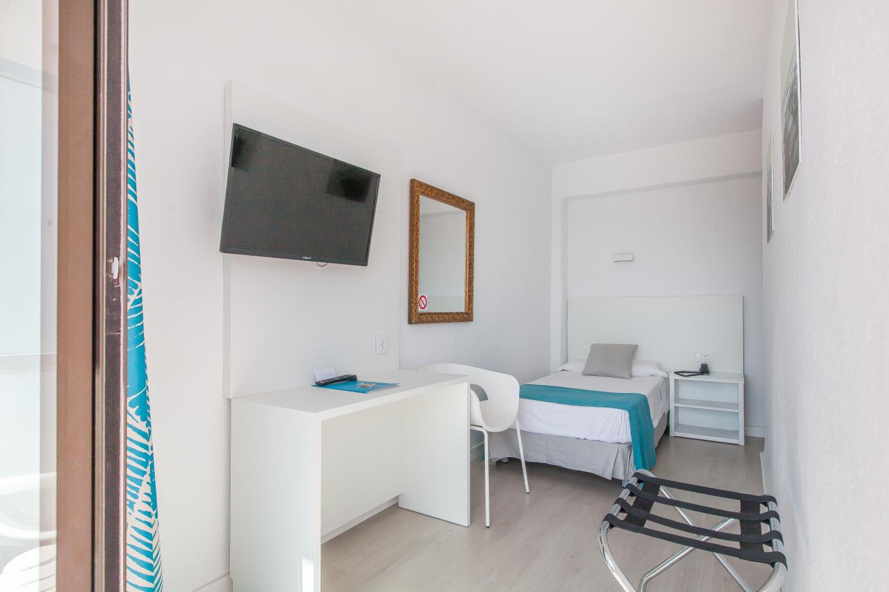 Single Room photo 3