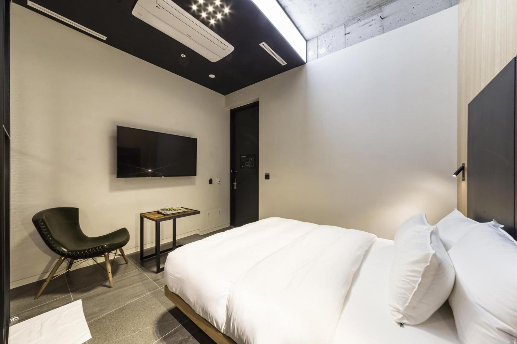 Standard Double Room - Photo 4