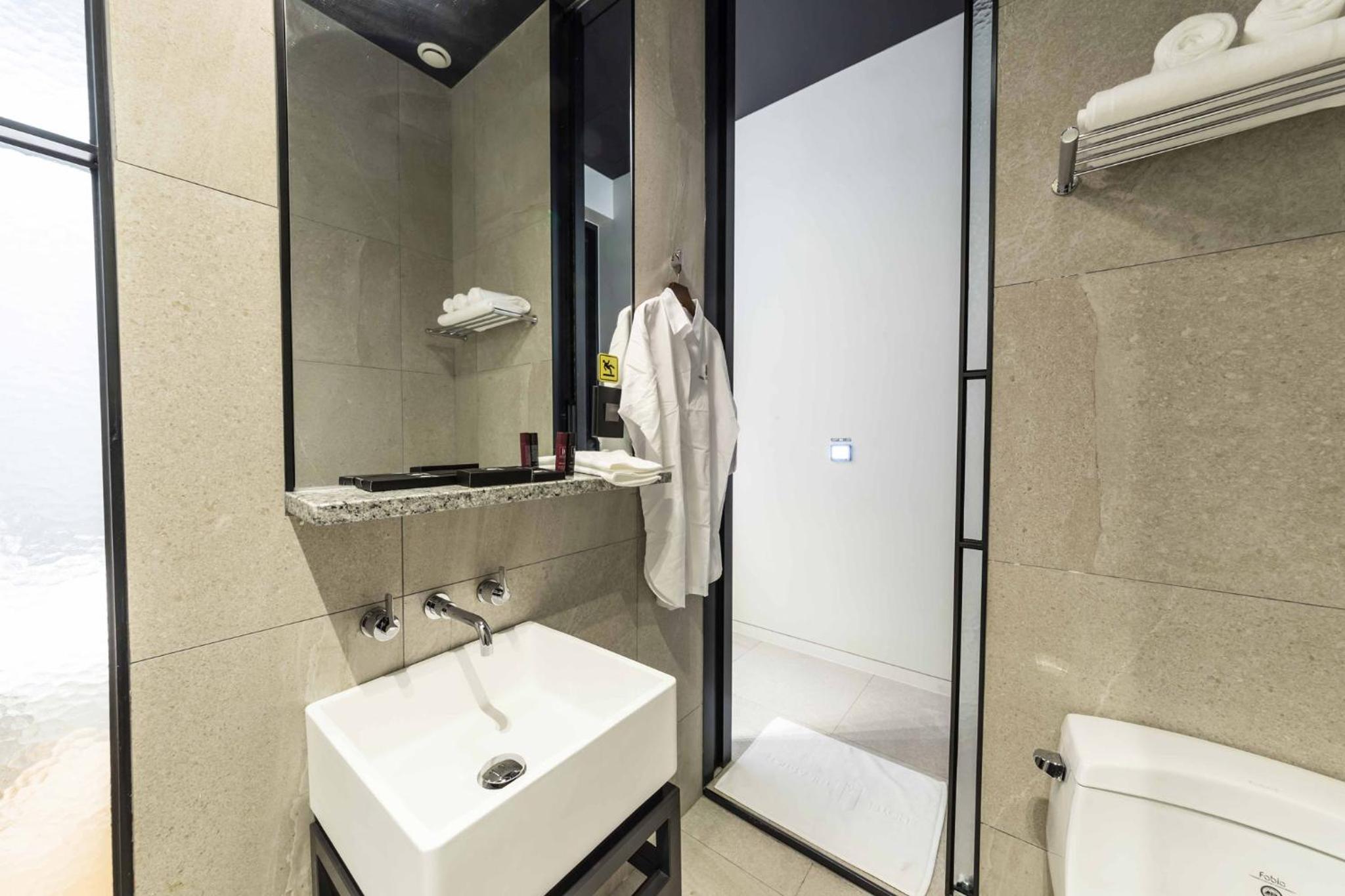 Standard Double Room - Photo 2