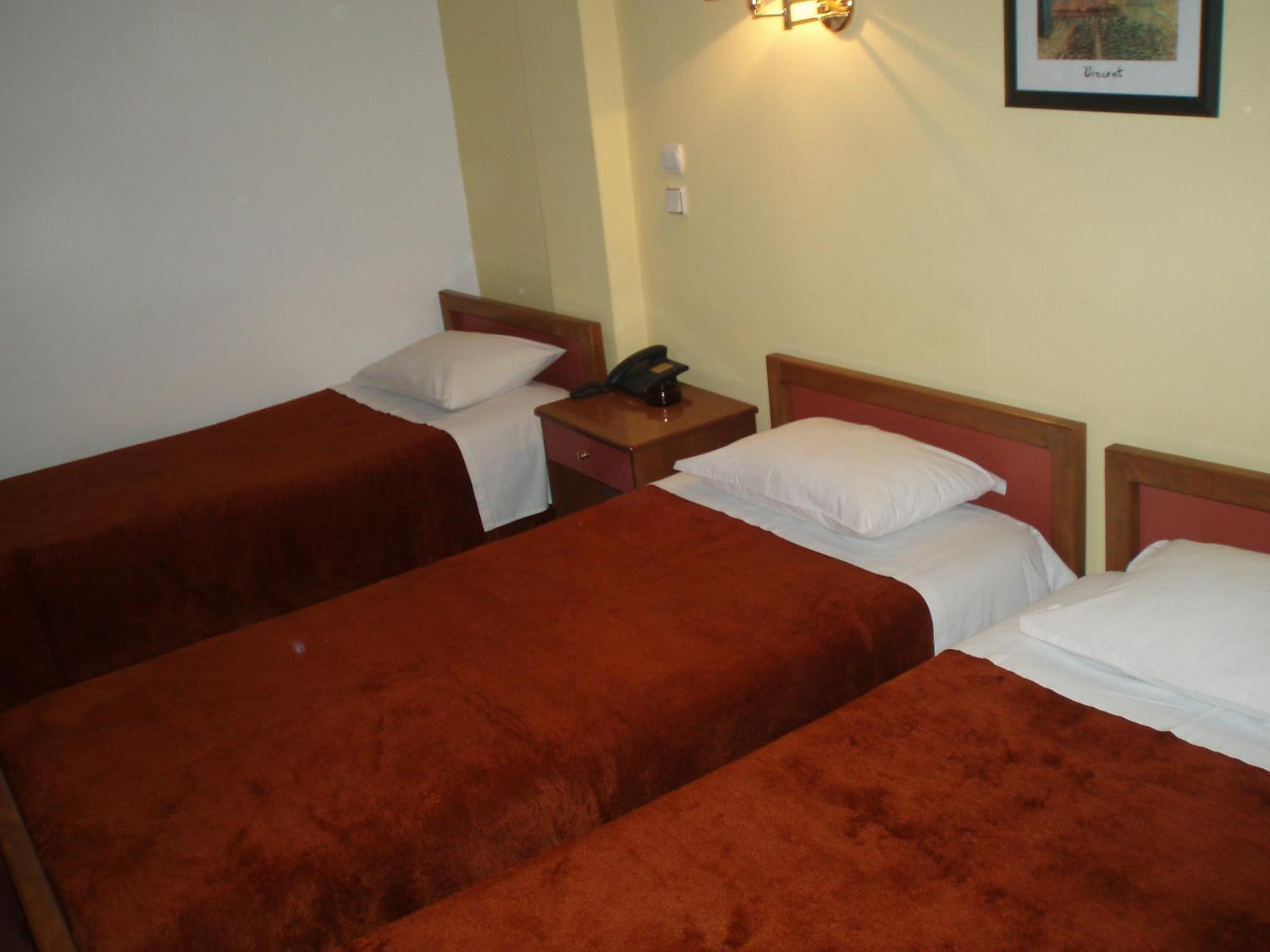 Triple Room - Photo 2