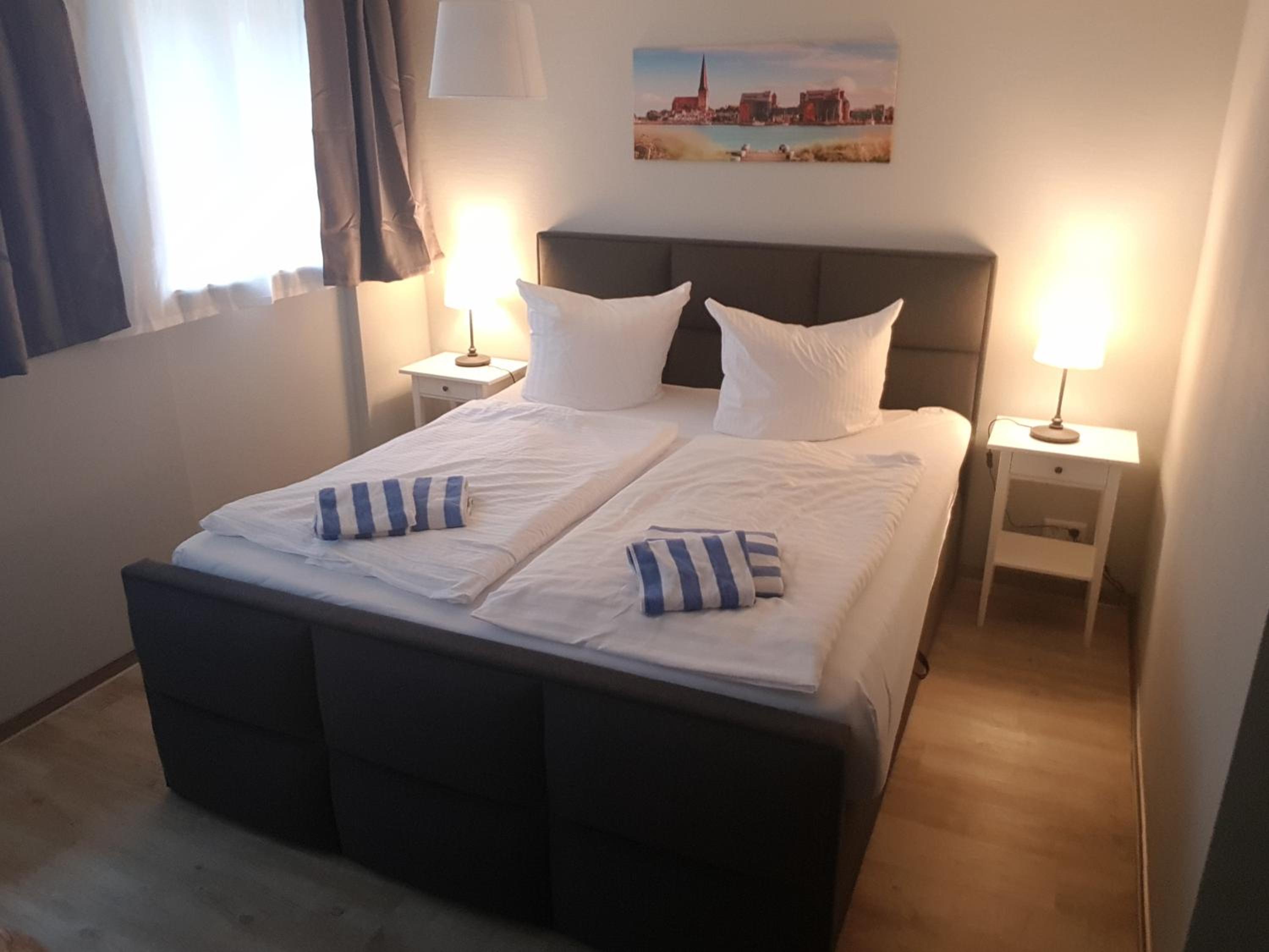 Double Room - Below Ground Level - 06