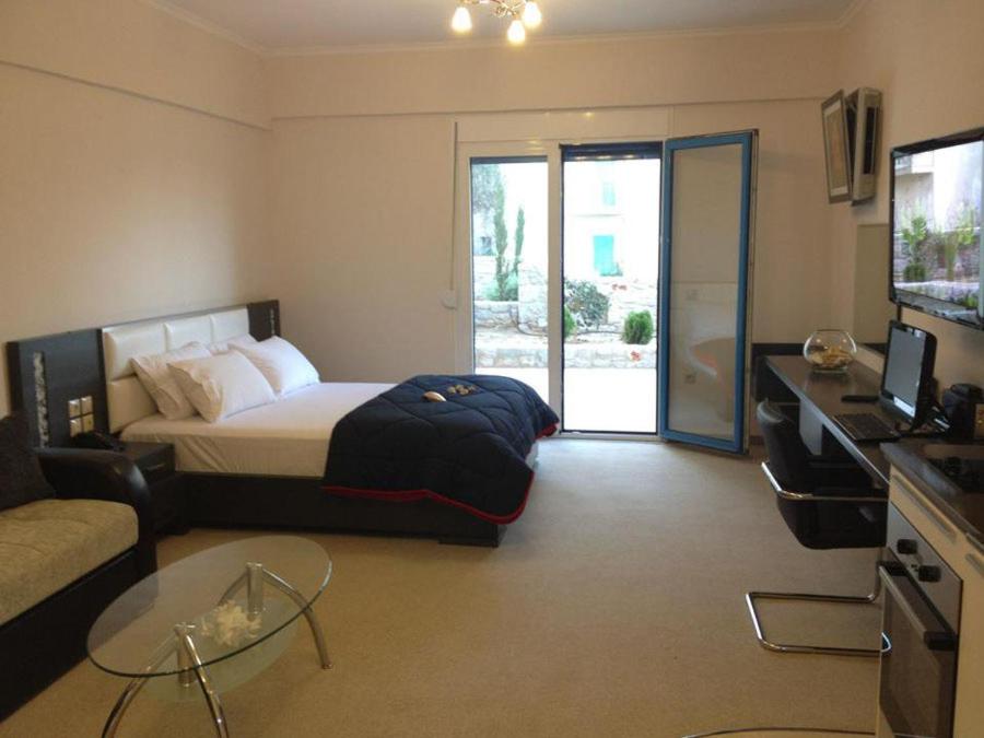 Deluxe Apartment with Accessible Features photo 2