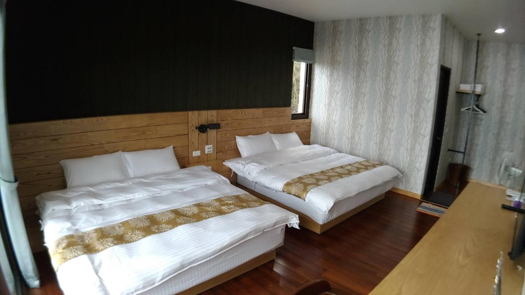 Quadruple Room with Mountain View photo 1