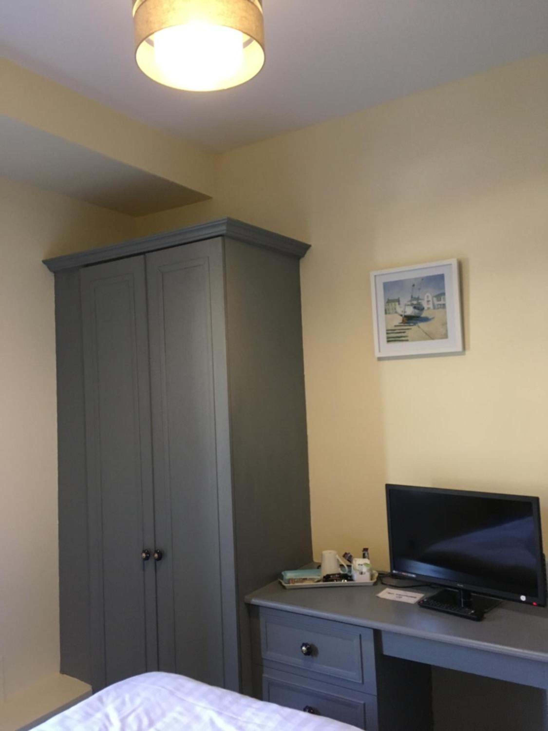 Single Room photo 3
