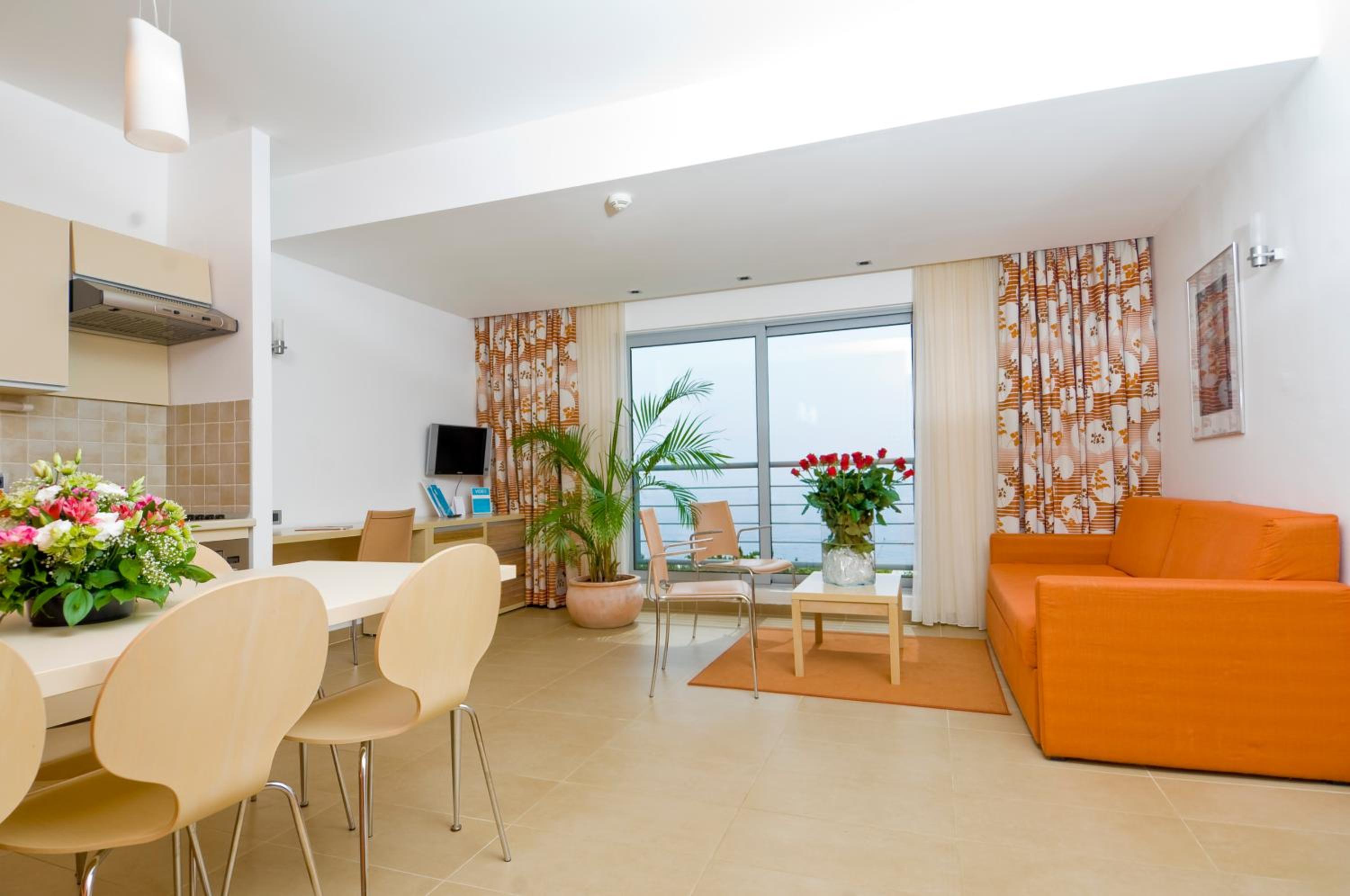 Two bedroom Apartment (6 Adults) photo 1