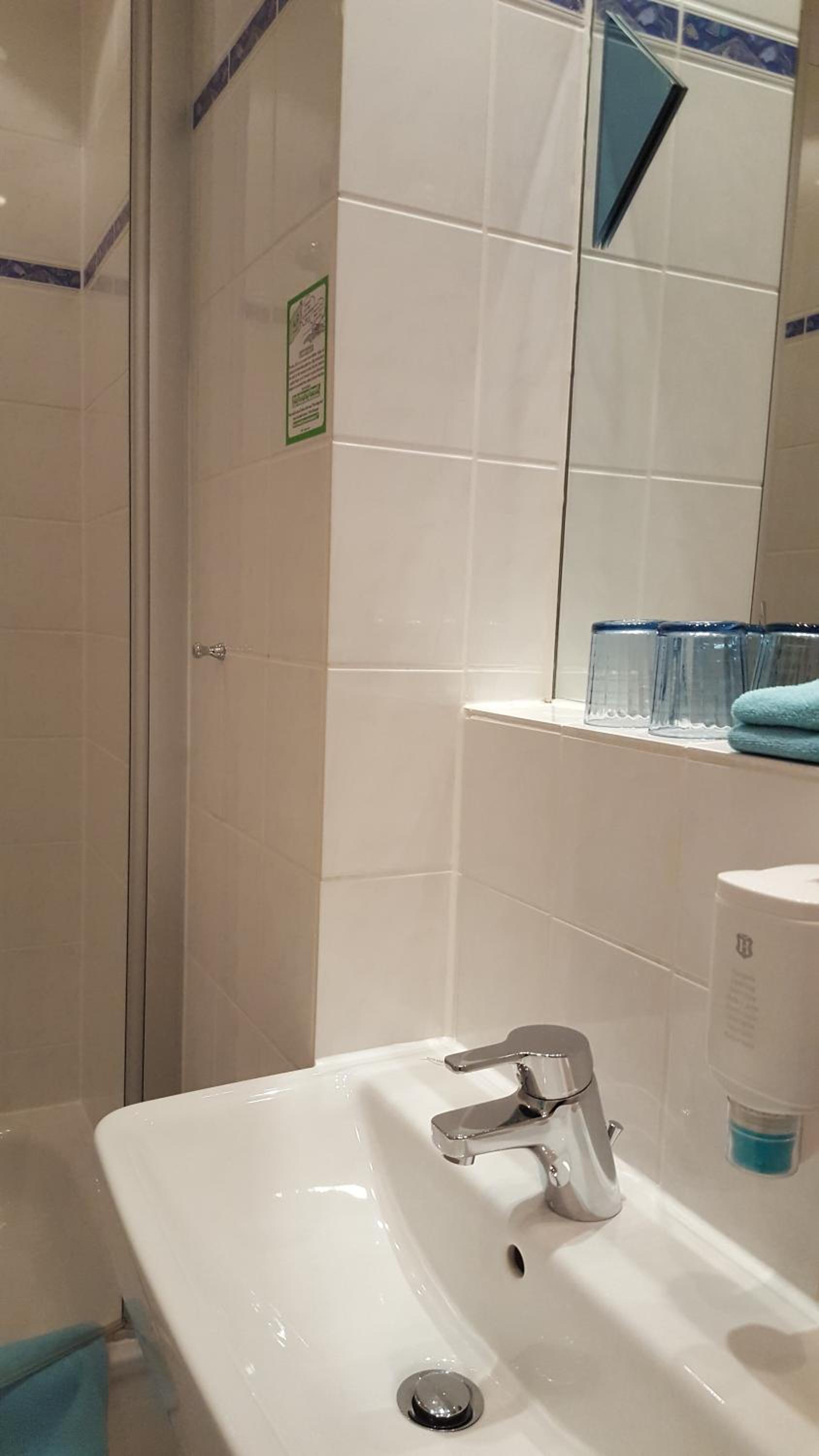 Double Room - Photo 3