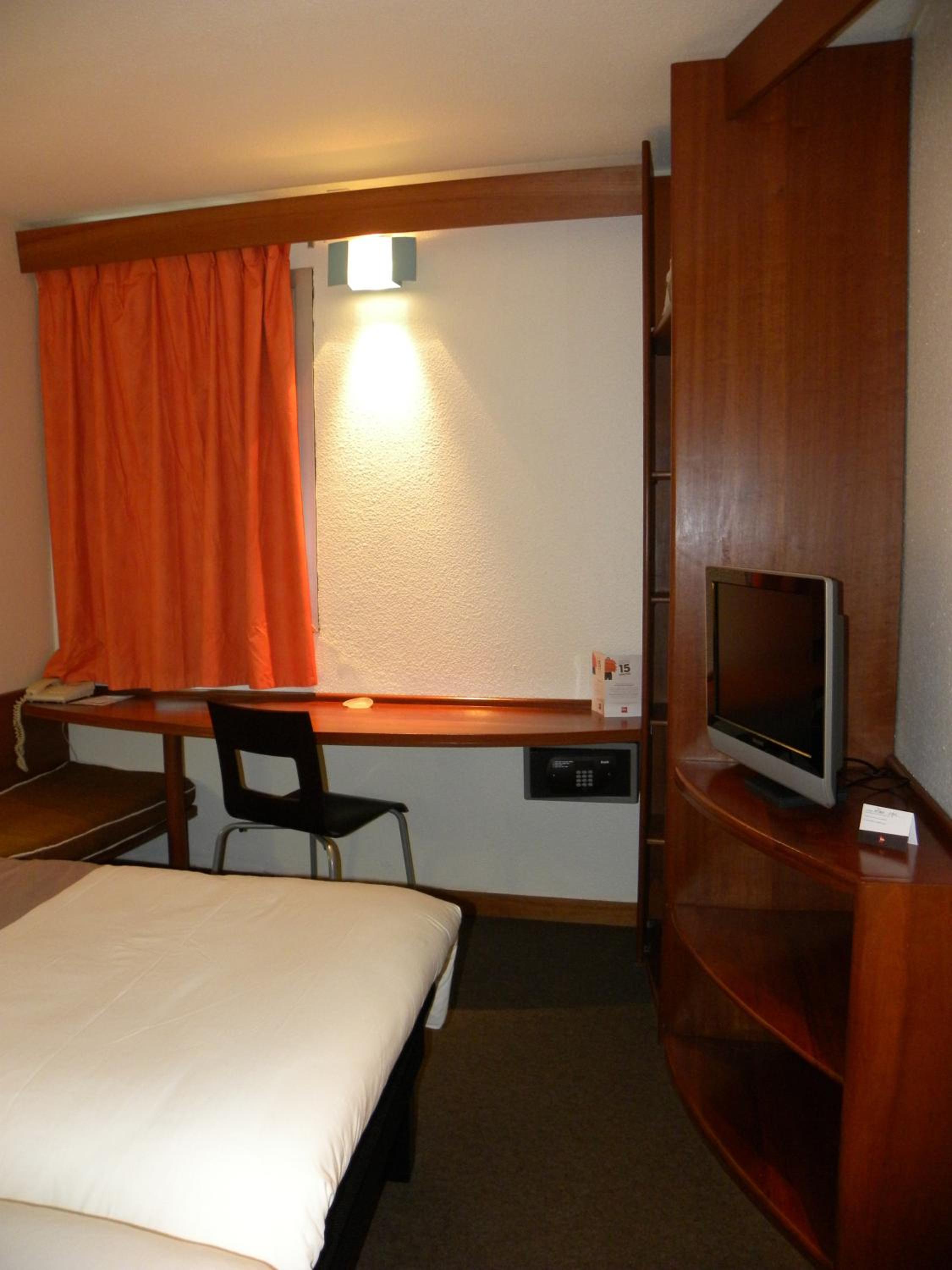 Twin Room - Photo 7