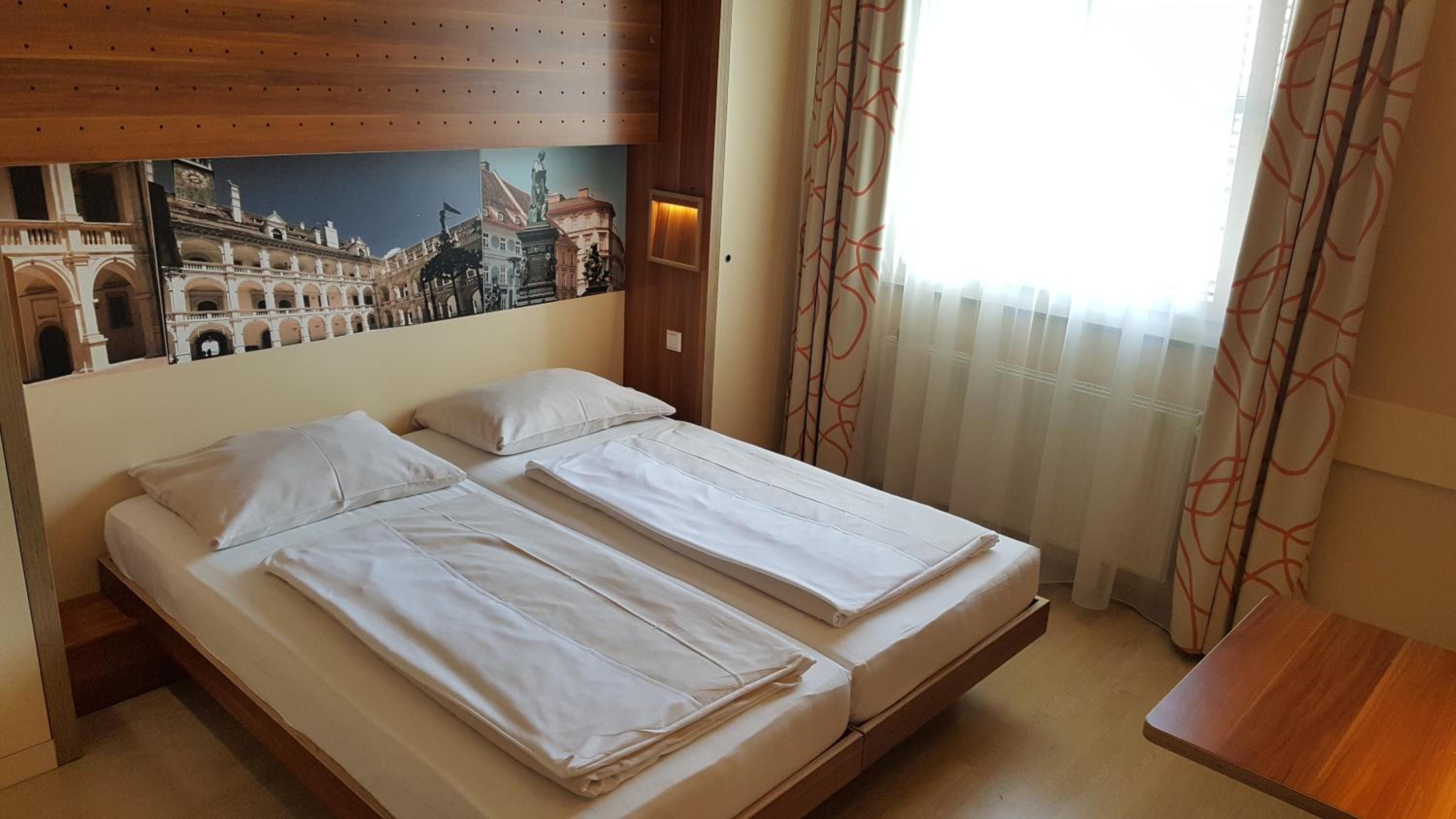 Double Room - Photo 12