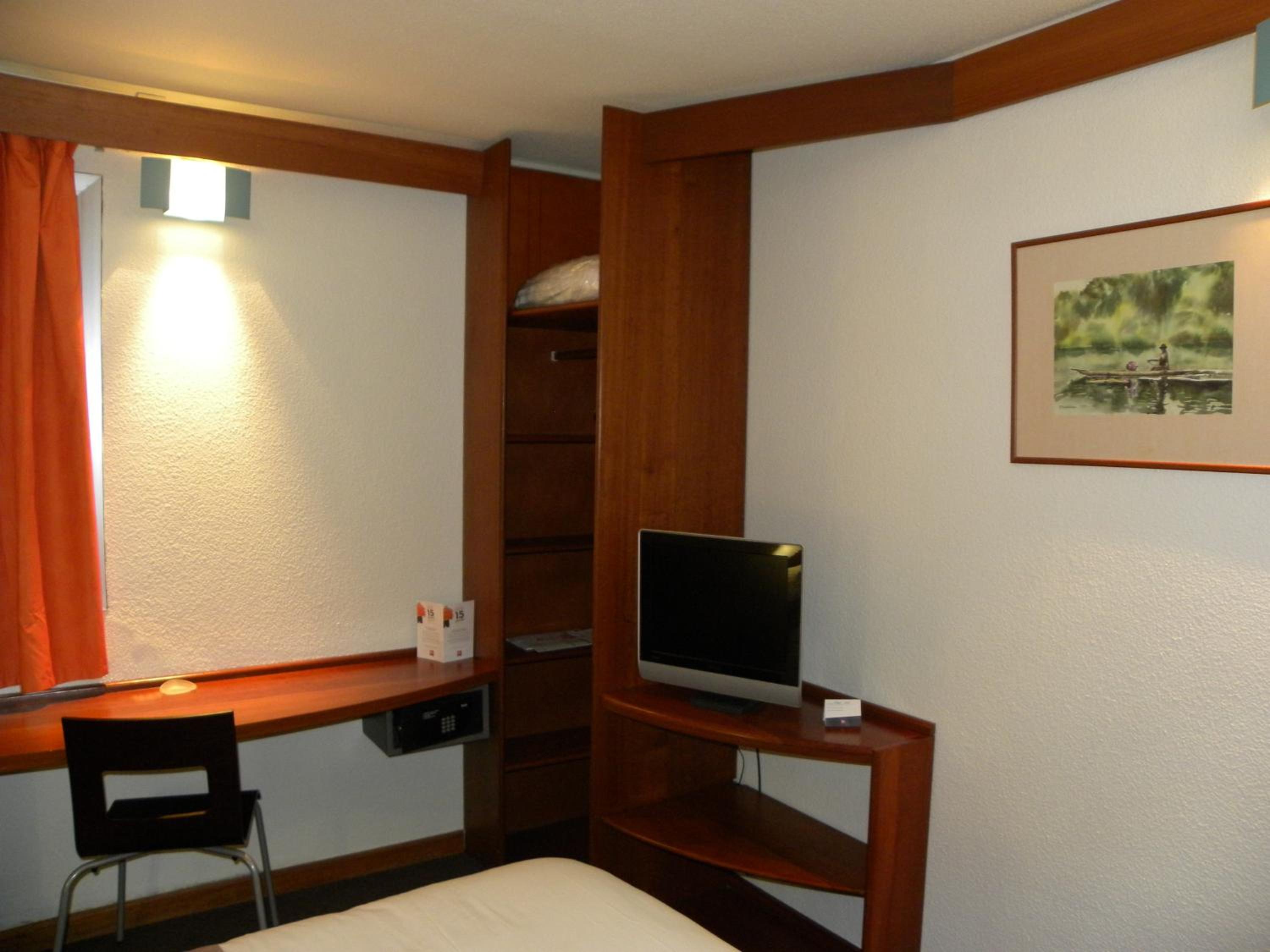 Double Room - Photo 6