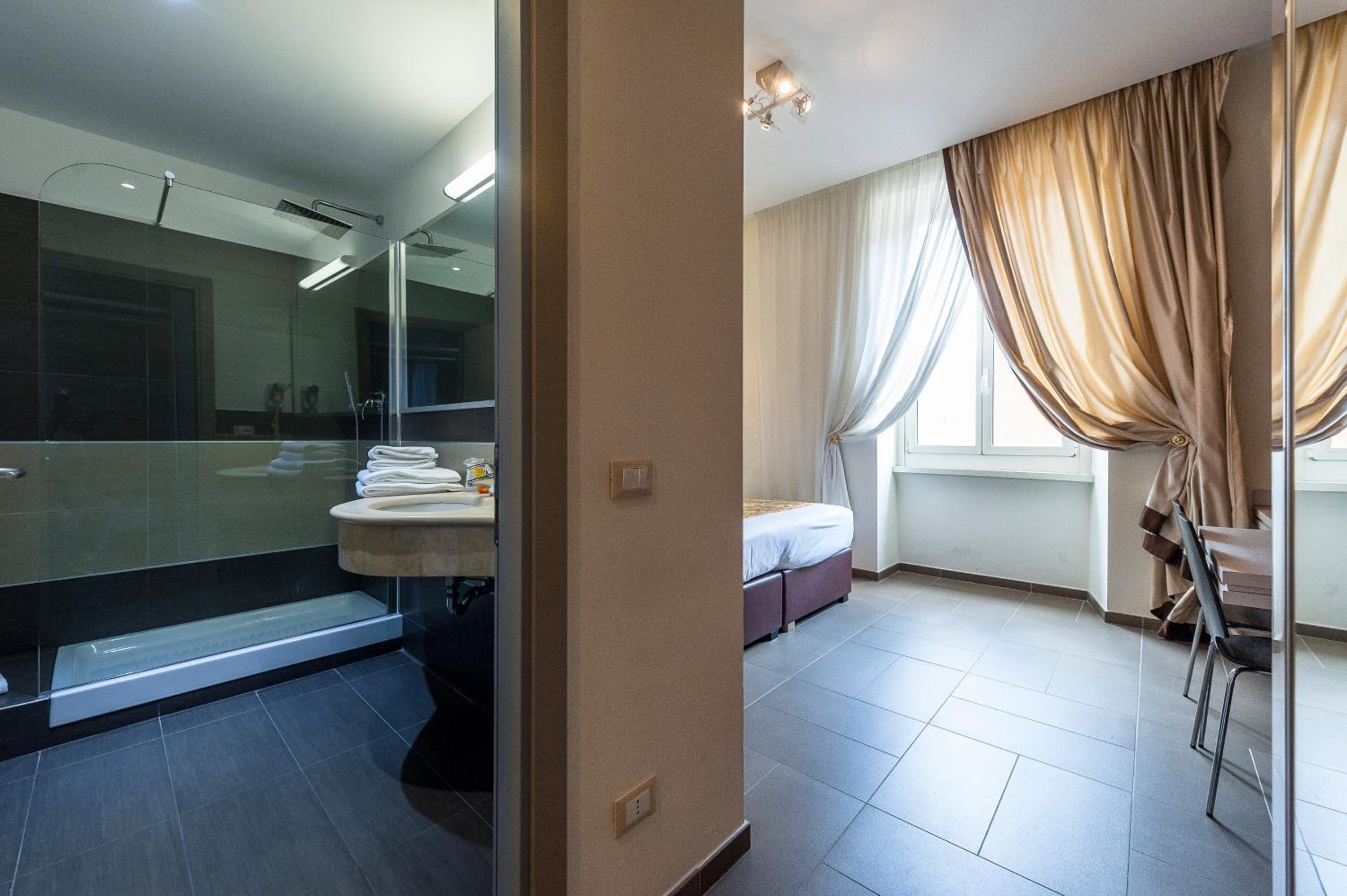 Superior Quadruple Room photo 3