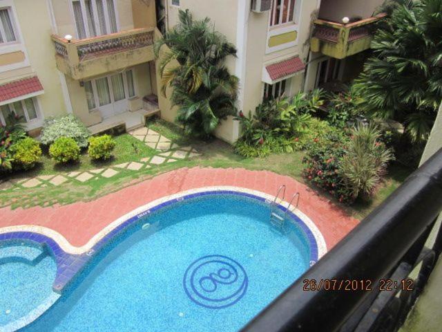 Apartment with Balcony photo 3
