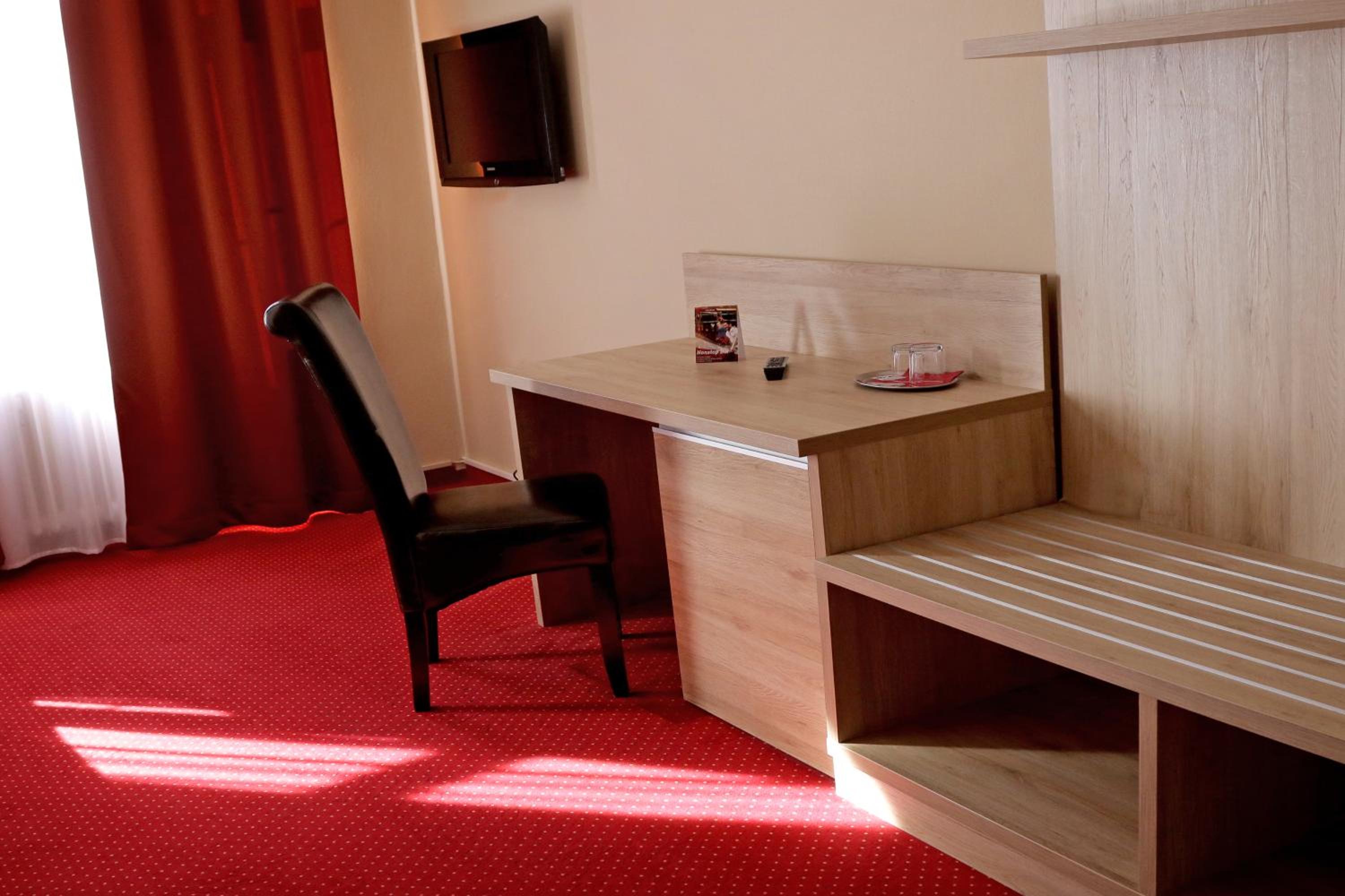 Standard Double Room - Photo 20