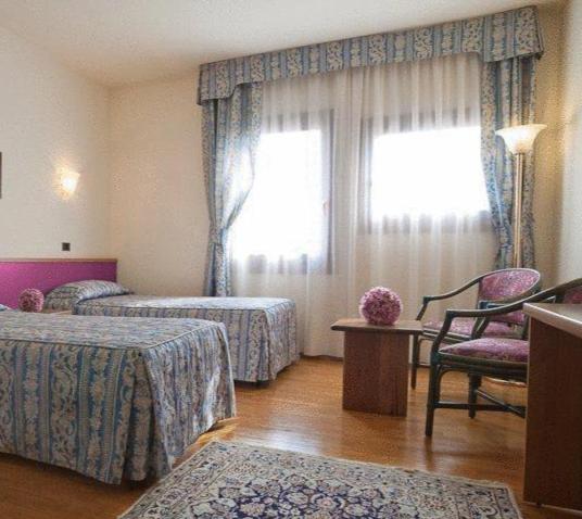 Double Room - Photo 6