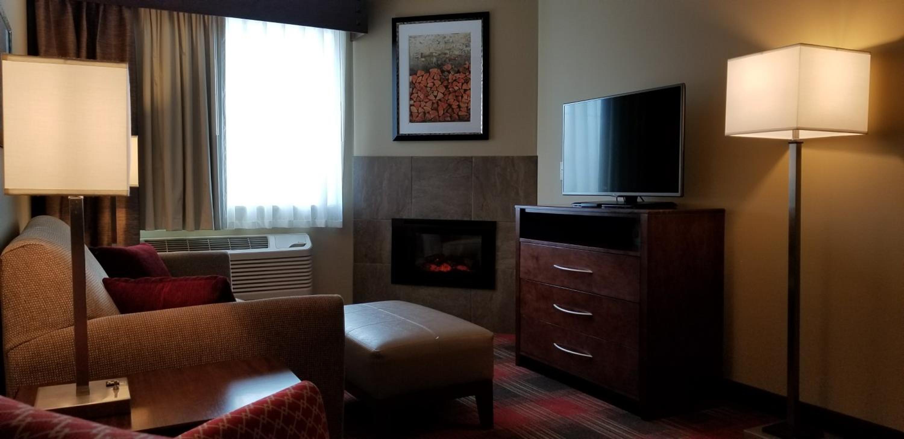 One-Bedroom King Suite with Sofa Bed - Photo 1