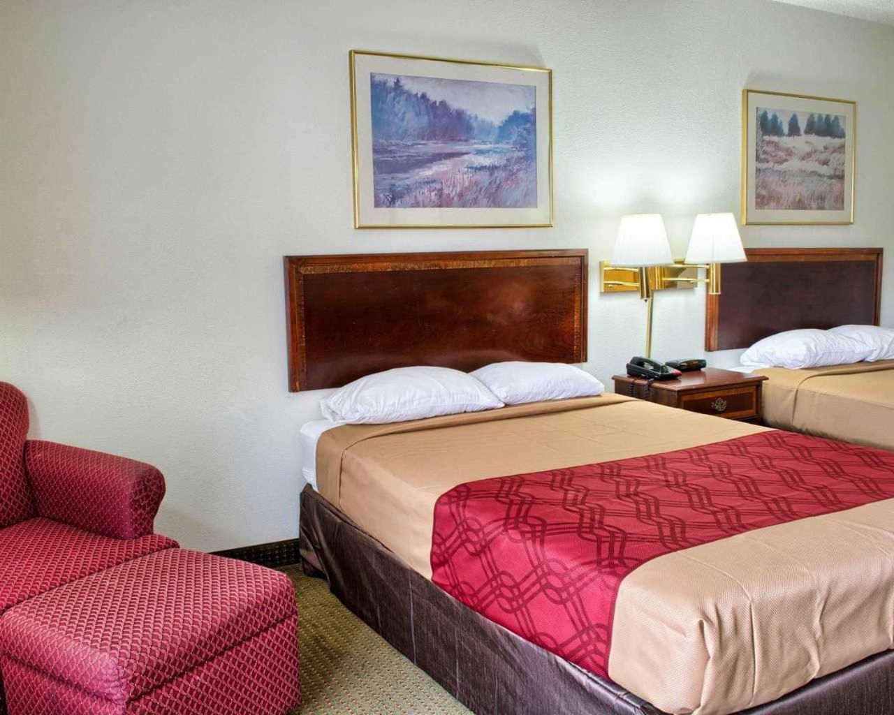 Double Room With Two Double Beds - Photo 4