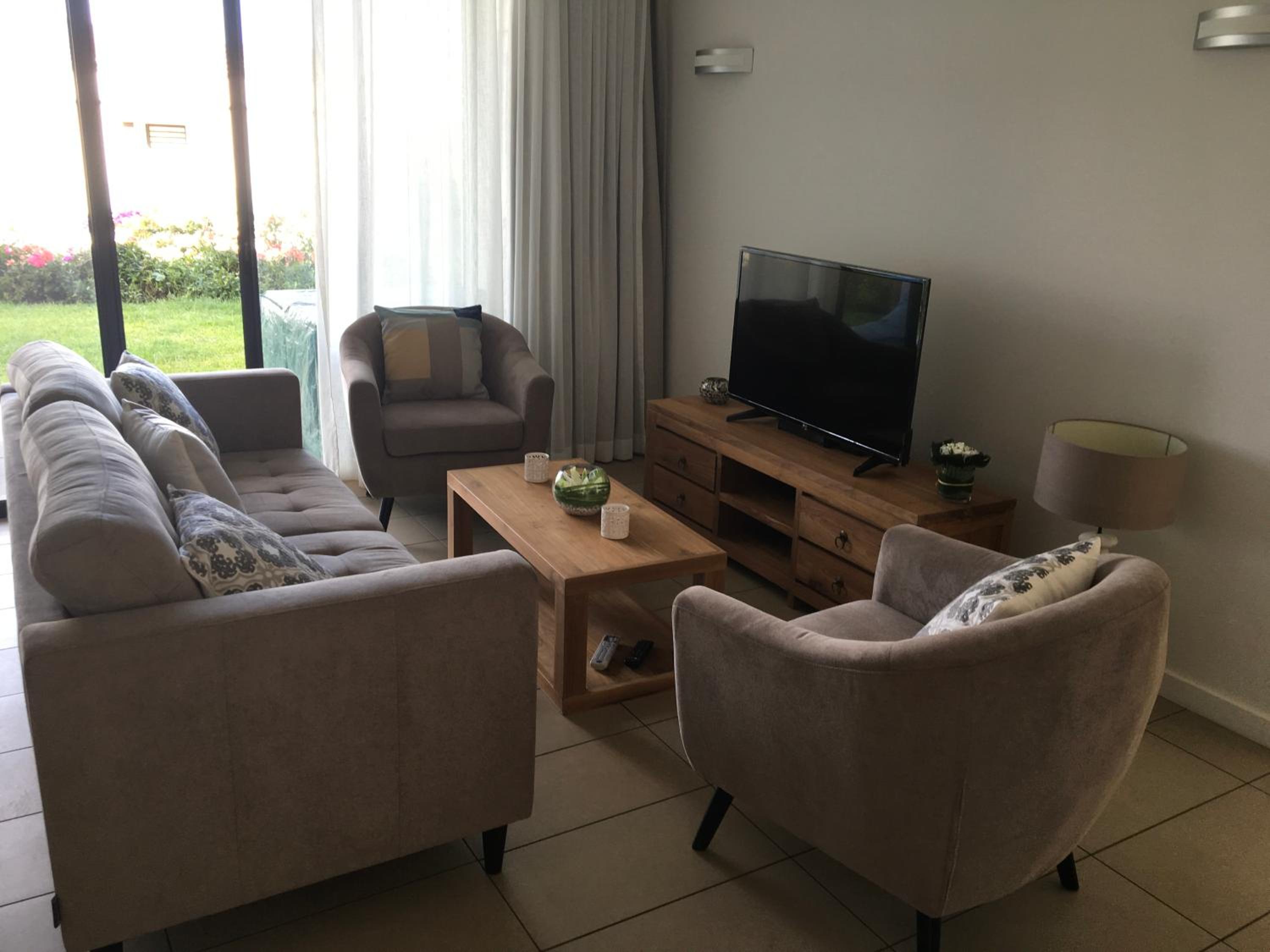 Apartment With Garden View